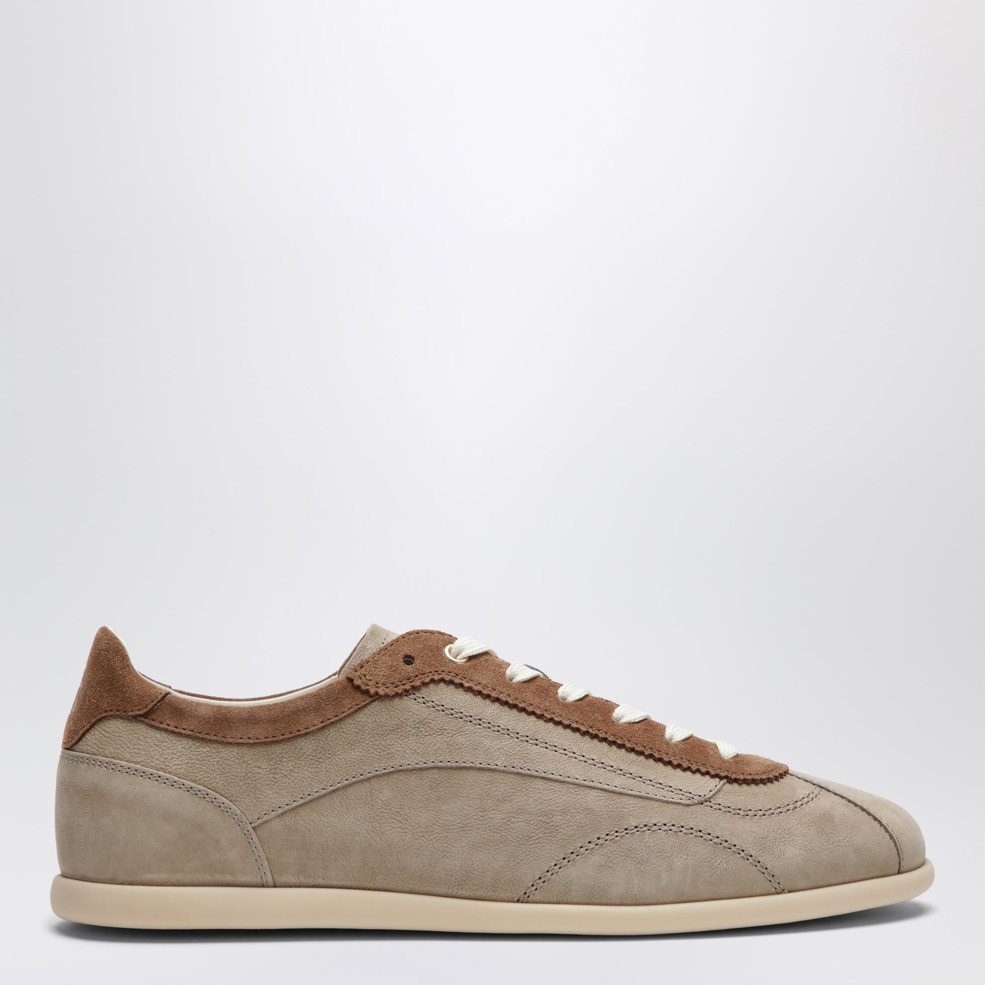 Baskets basses en daim beige