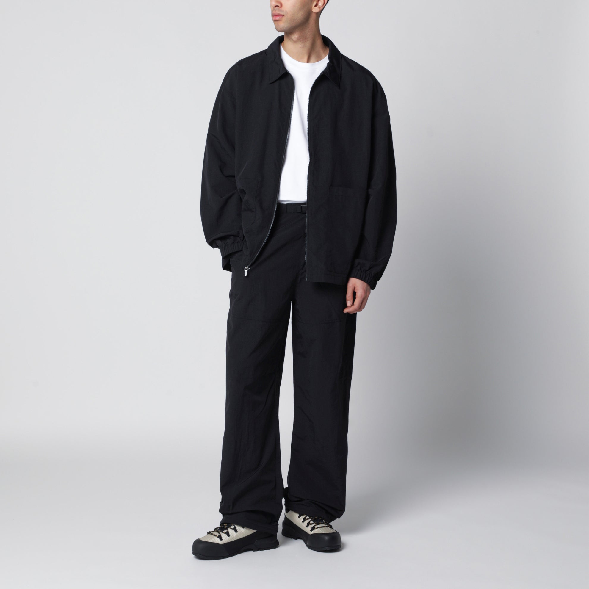 Pantalon noir en nylon