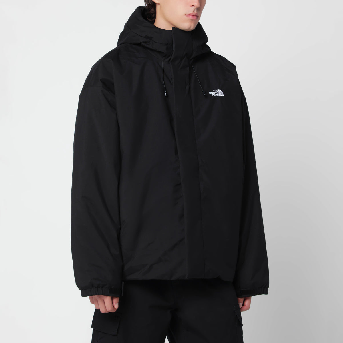 Schwarze Oversize-Daunenjacke aus DryVent™-Material