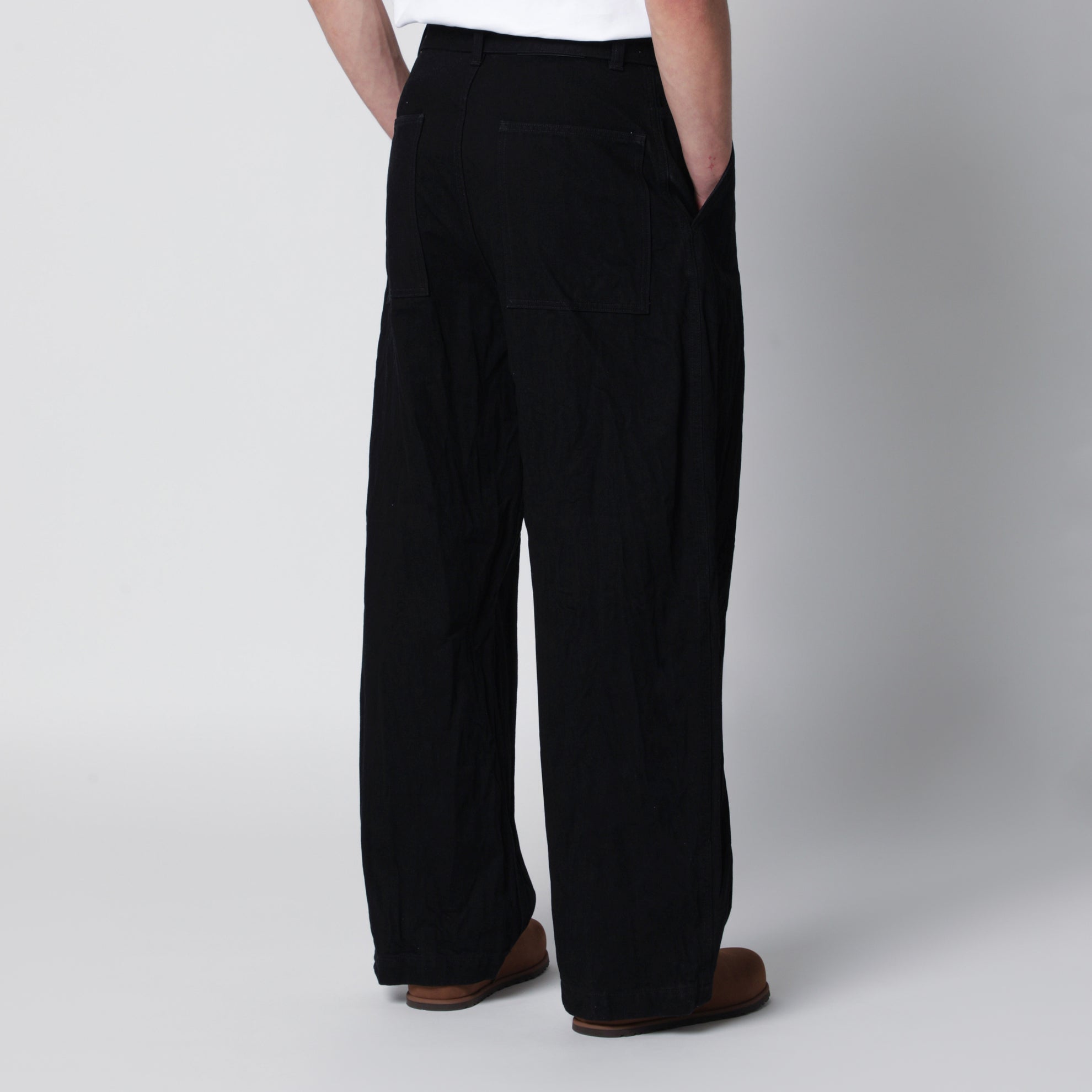 Now mid-rise jeans in black cotton denim