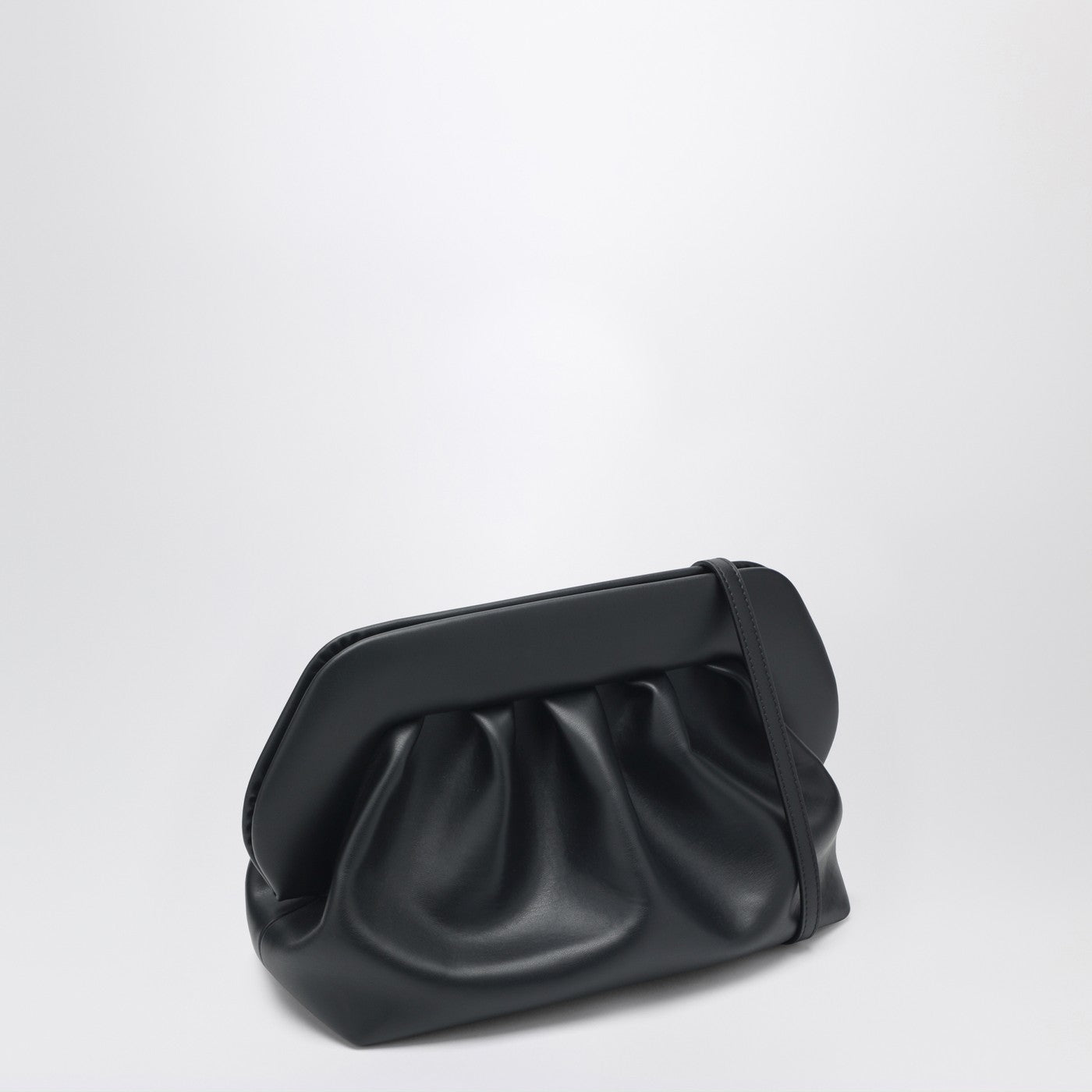 Large Tia clutch in black