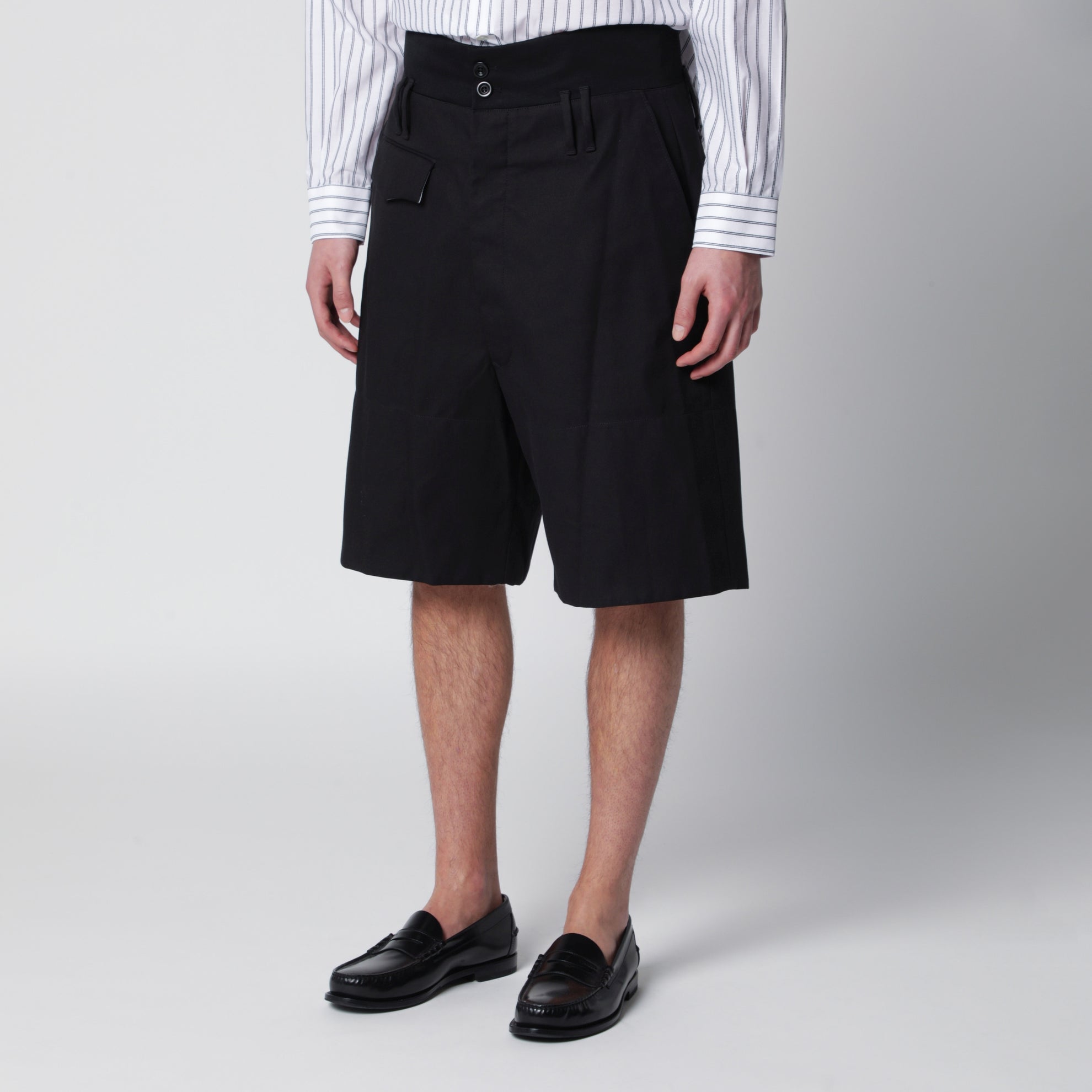 Black cotton bermuda shorts
