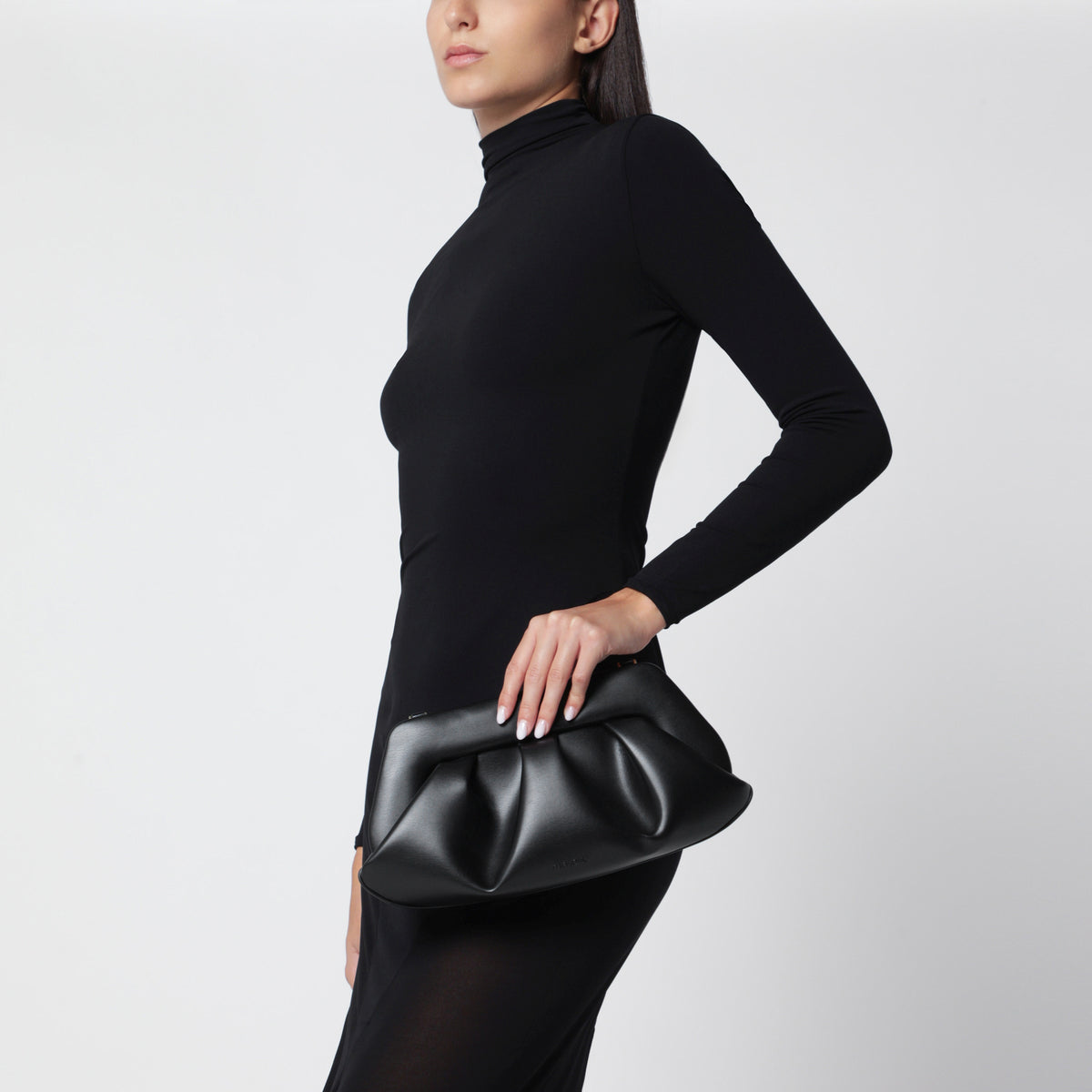 Schwarze Clutch Emera