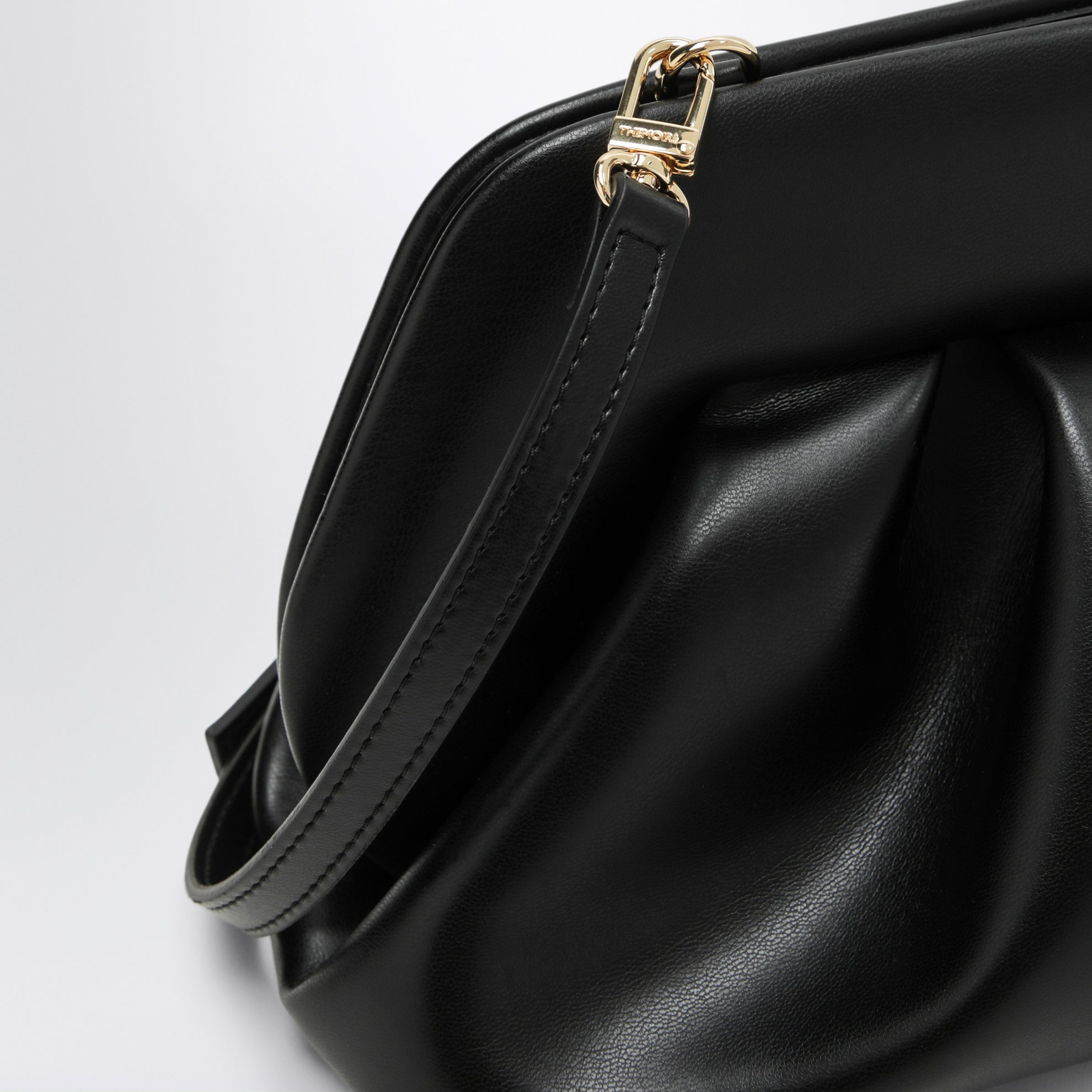 Sac à main sculptural en polyuréthane noir froncé