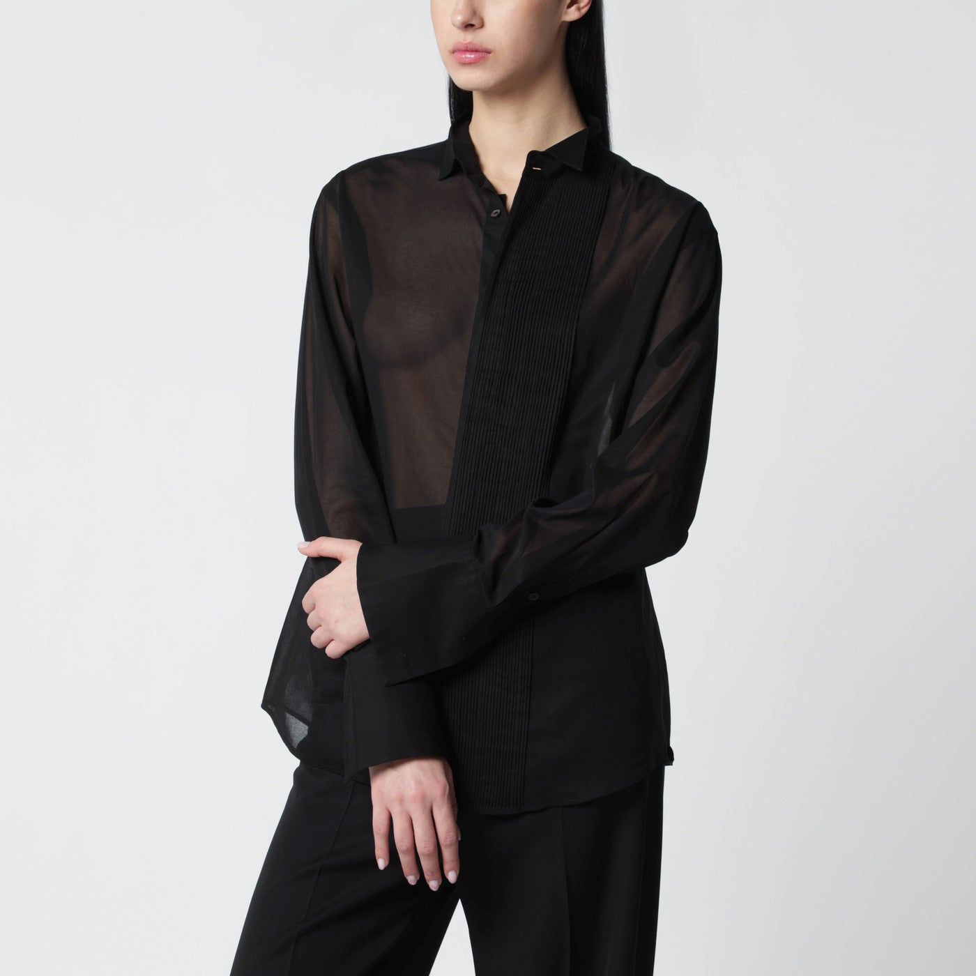 Camicia nera con micro plissettatura