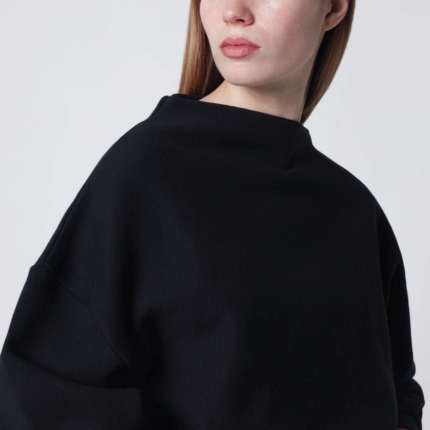 Schwarzes drapiertes Sweatshirt