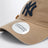 Cappello New Era 9TWENTY beige 08 con spilla