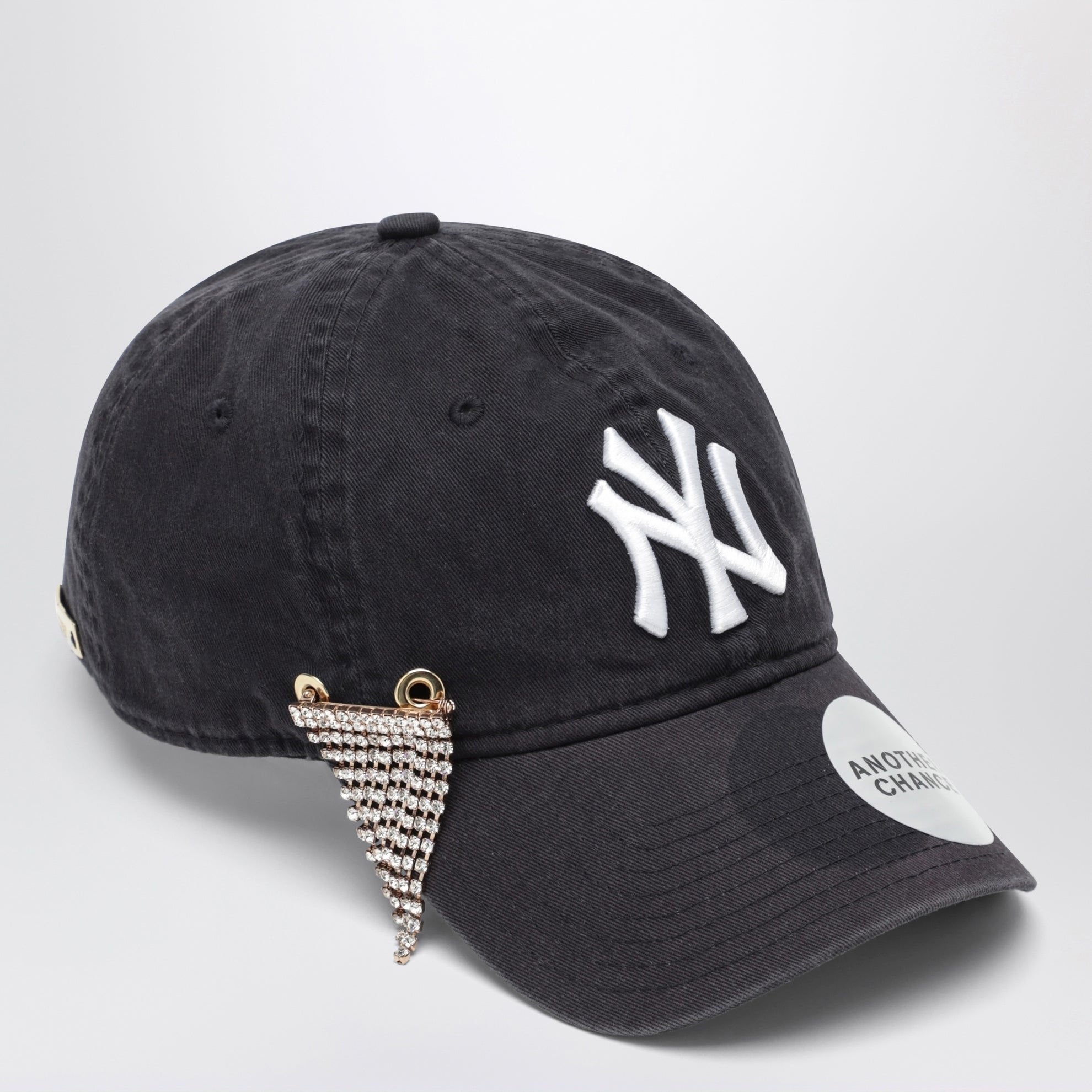 Cappello New Era 9TWENTY navy 04 con spilla