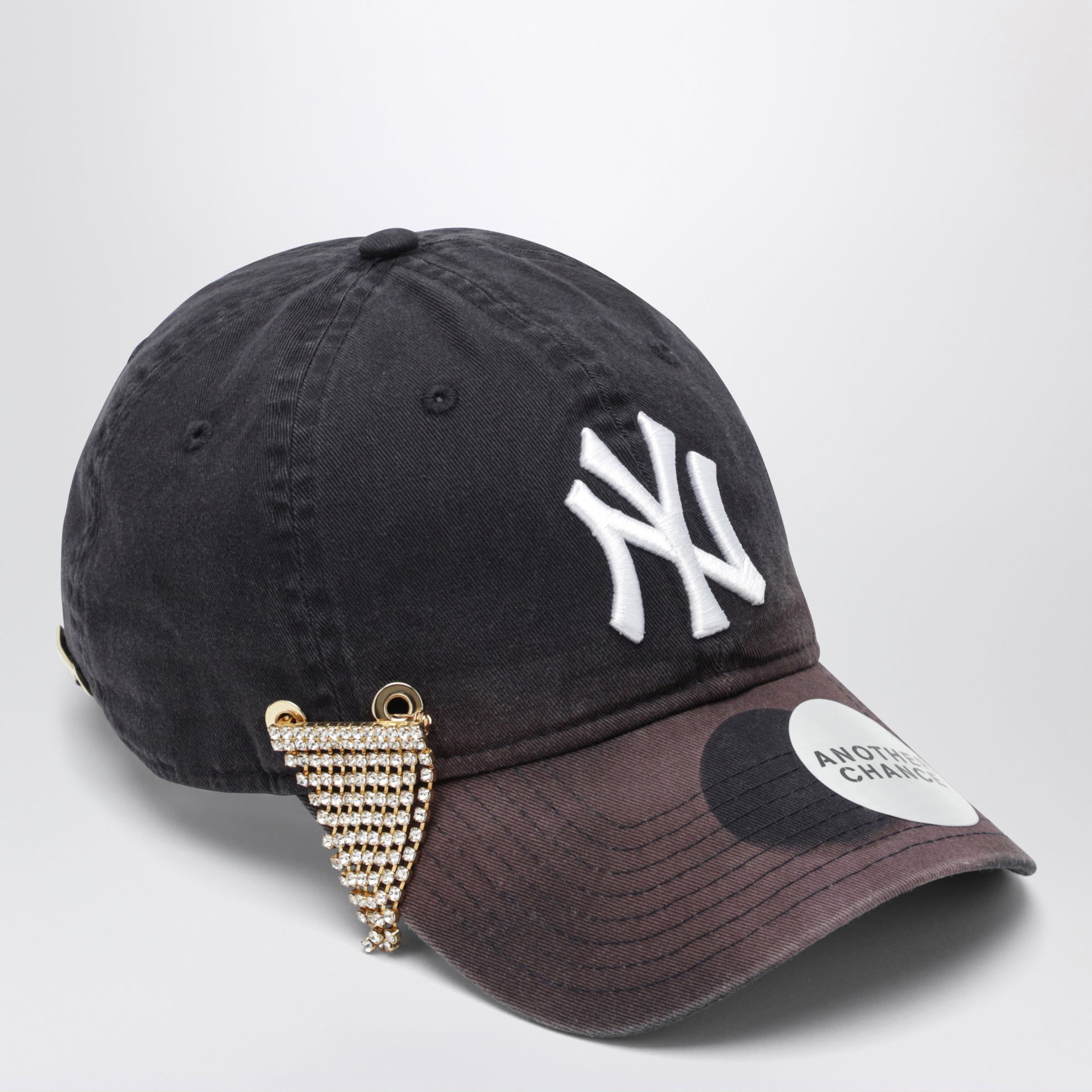 Cappello New Era 9TWENTY navy 06 con spilla