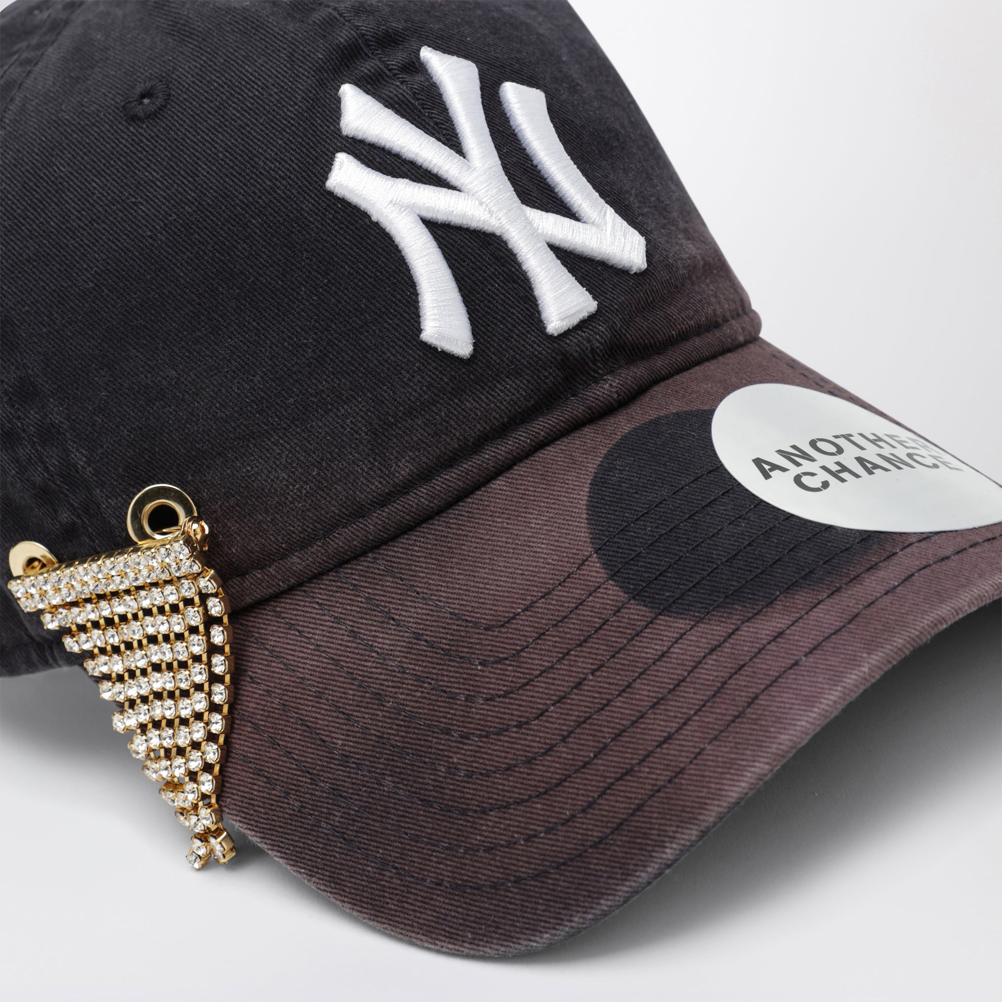 Cappello New Era 9TWENTY navy 06 con spilla