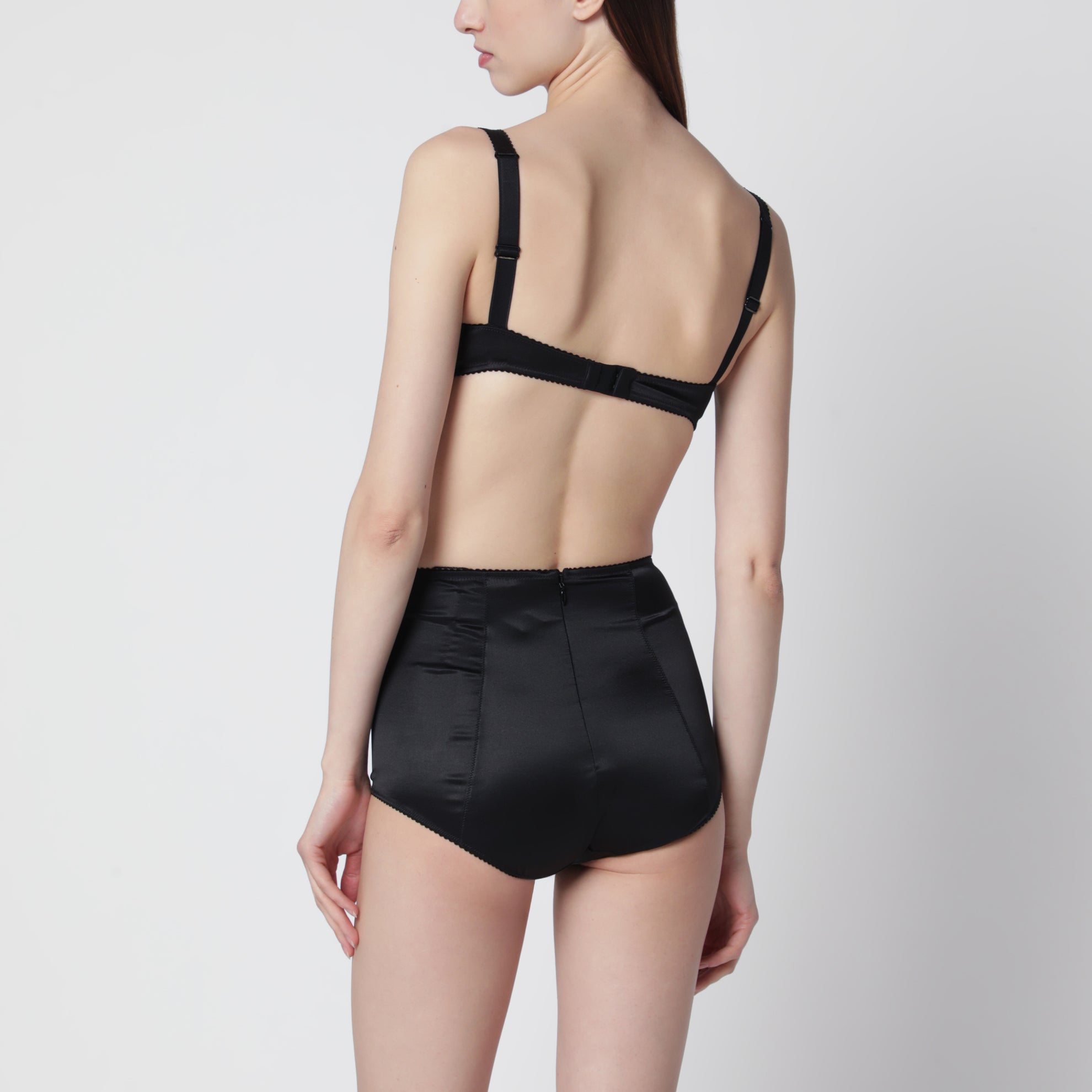 Reggiseno a balconcino in raso di seta nero