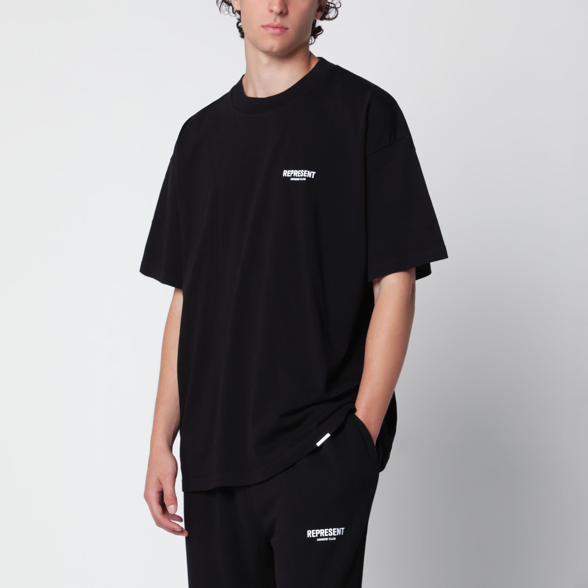 T-shirt nera in cotone con logo