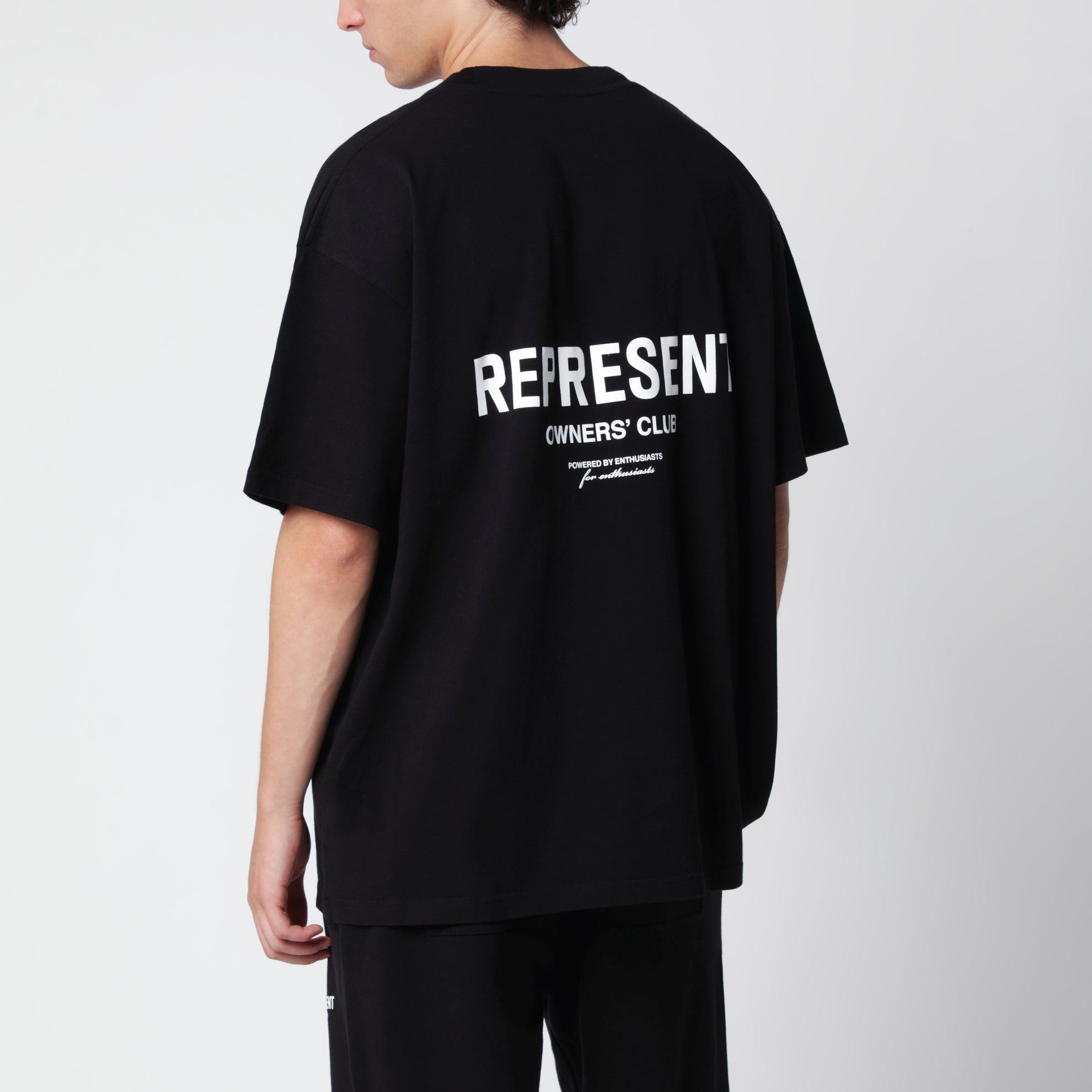 T-shirt nera in cotone con logo