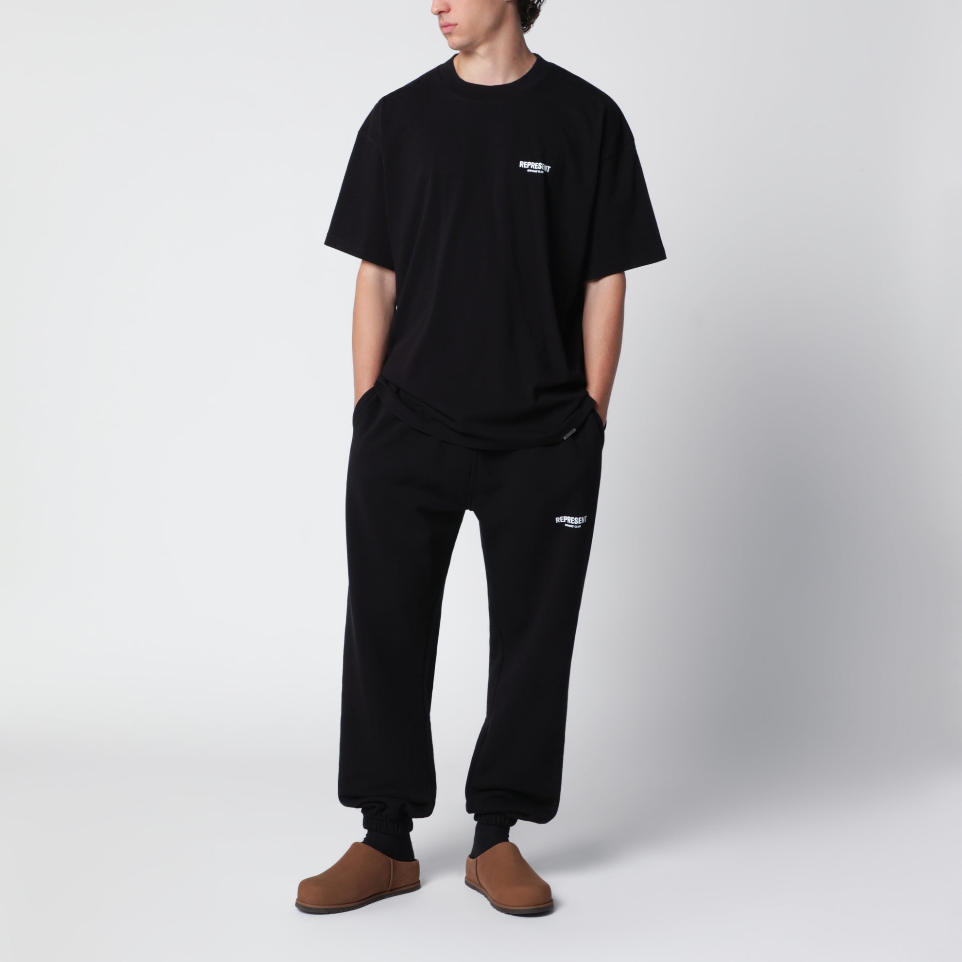 T-shirt nera in cotone con logo
