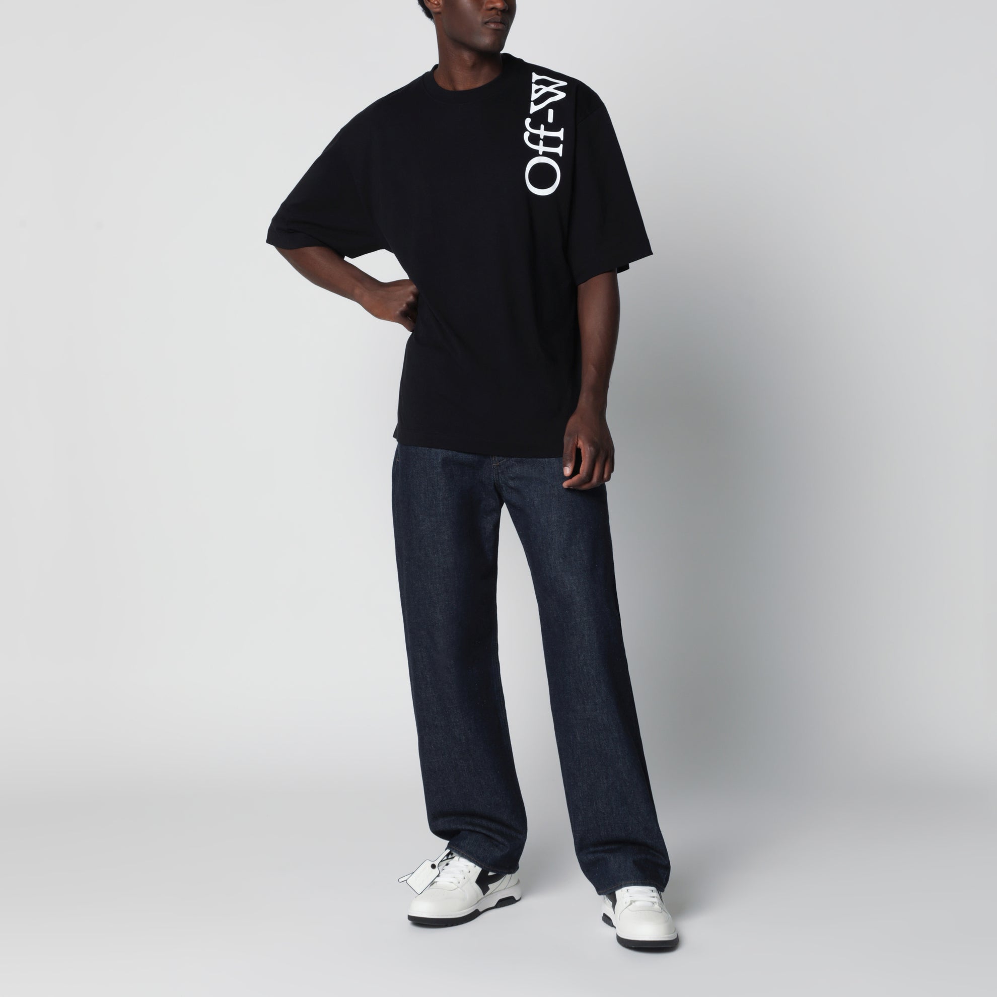 T-shirt girocollo con logo stampato in cotone nero