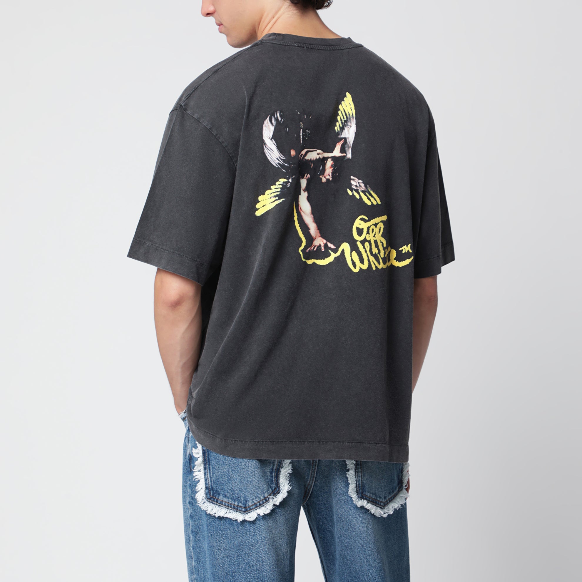 T-shirt nera slavata con logo OFF