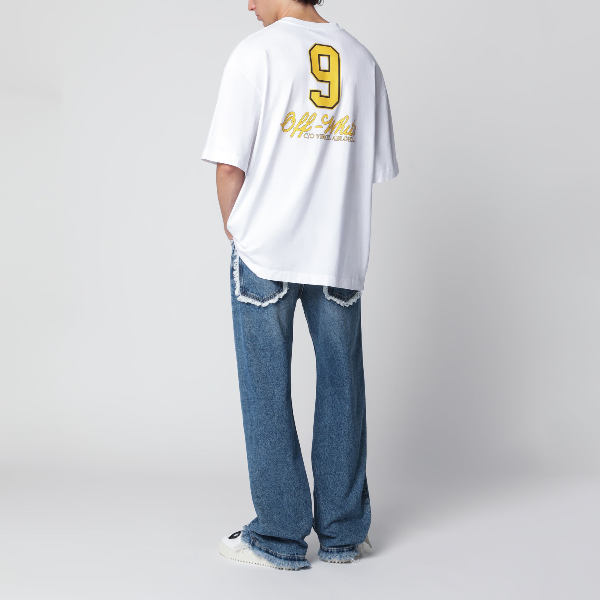T-shirt bianca con stampe logo