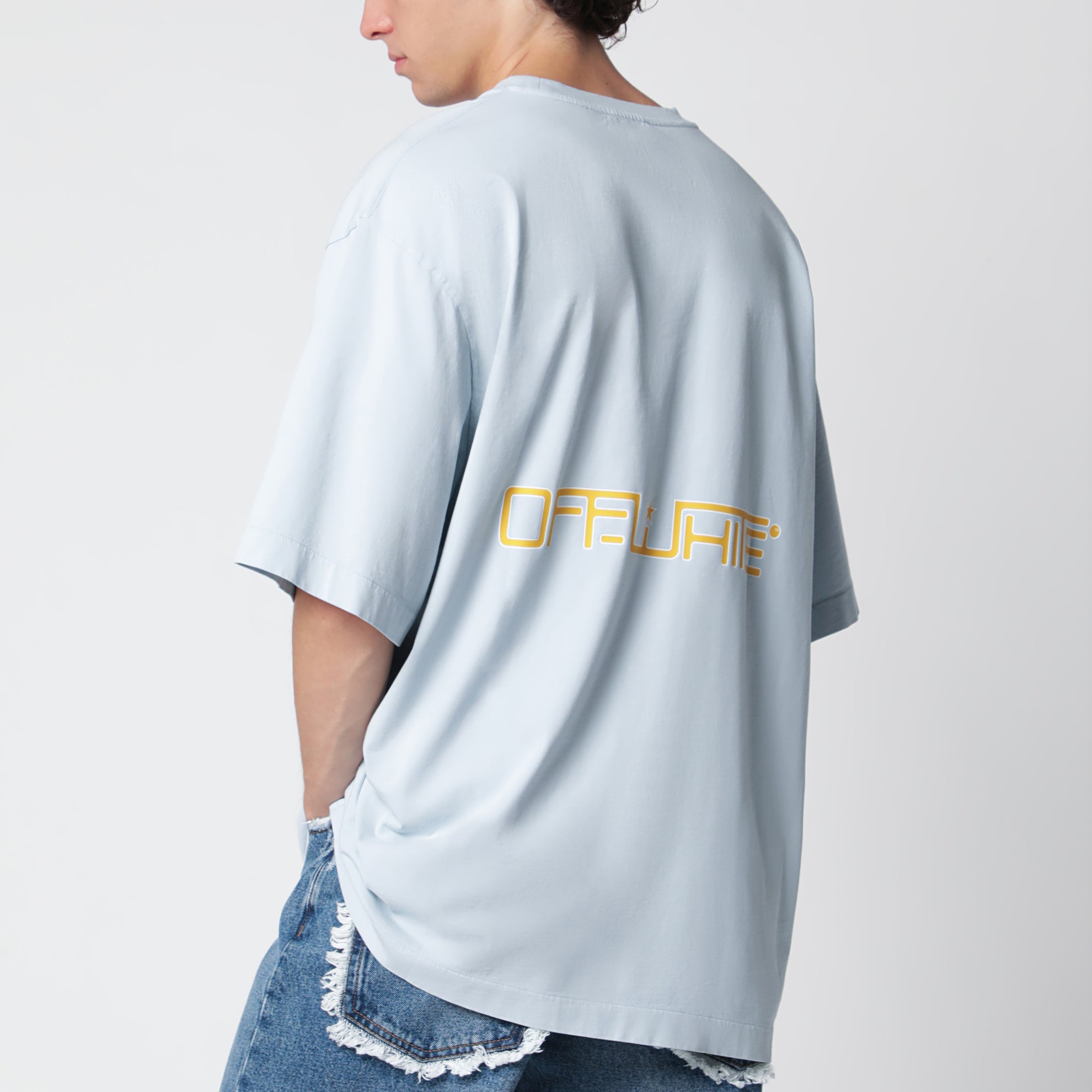 T-shirt celeste con stampe logo