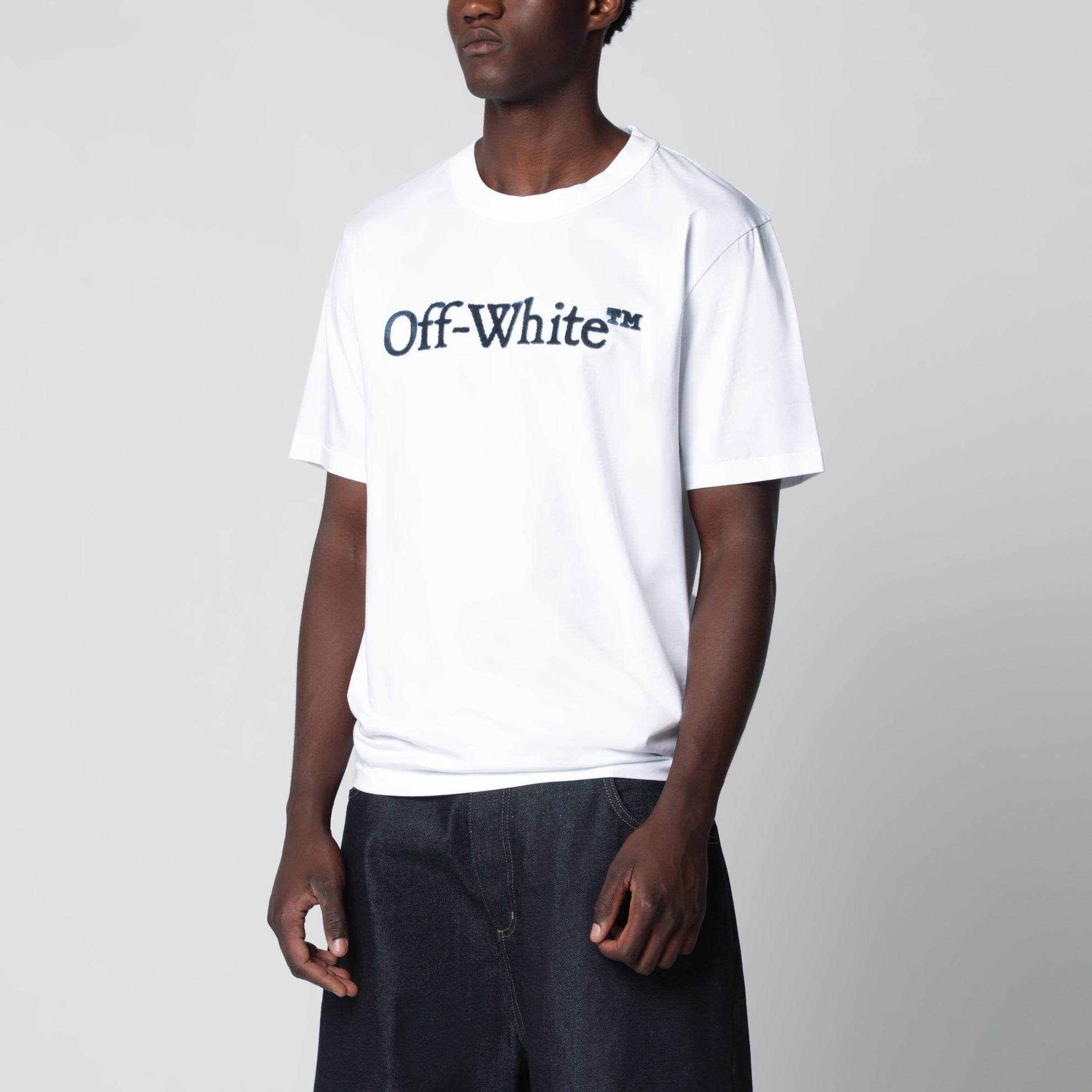 T-shirt bianca con ricamo logo
