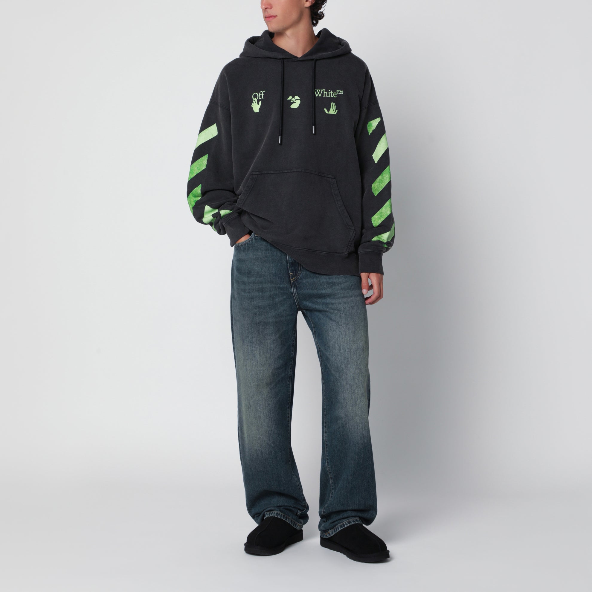 Verwaschenes schwarzes Sweatshirt mit Logo-Prints