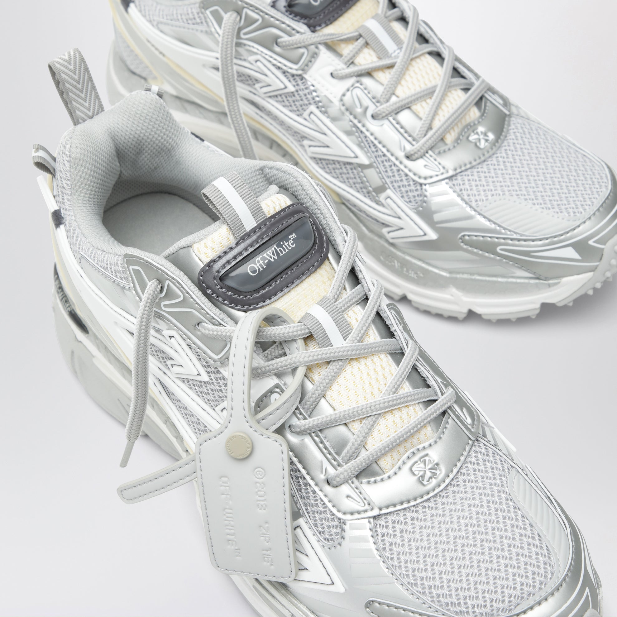 Be Right Back grey/silver sneakers