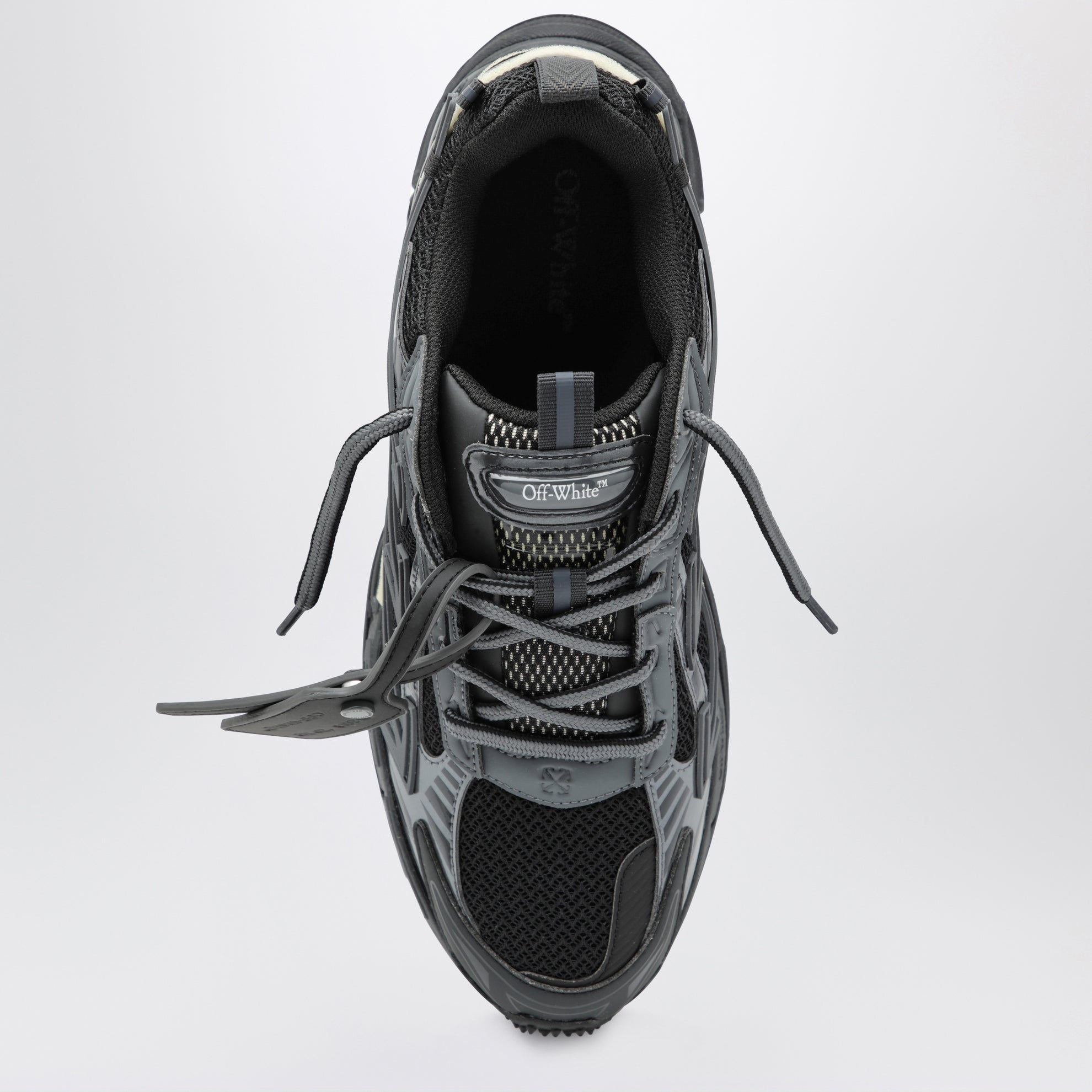 Be Right Back black sneakers