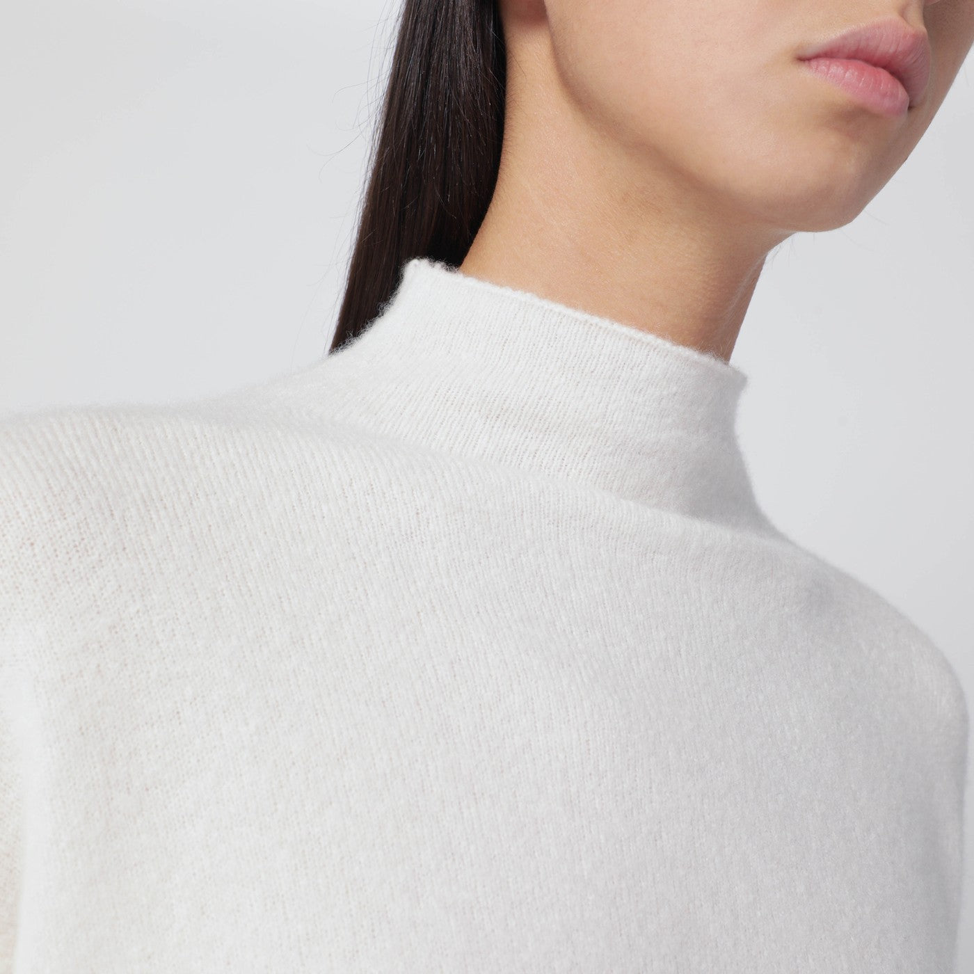 Elfenbeinfarbener Pullover aus Kaschmirmischung