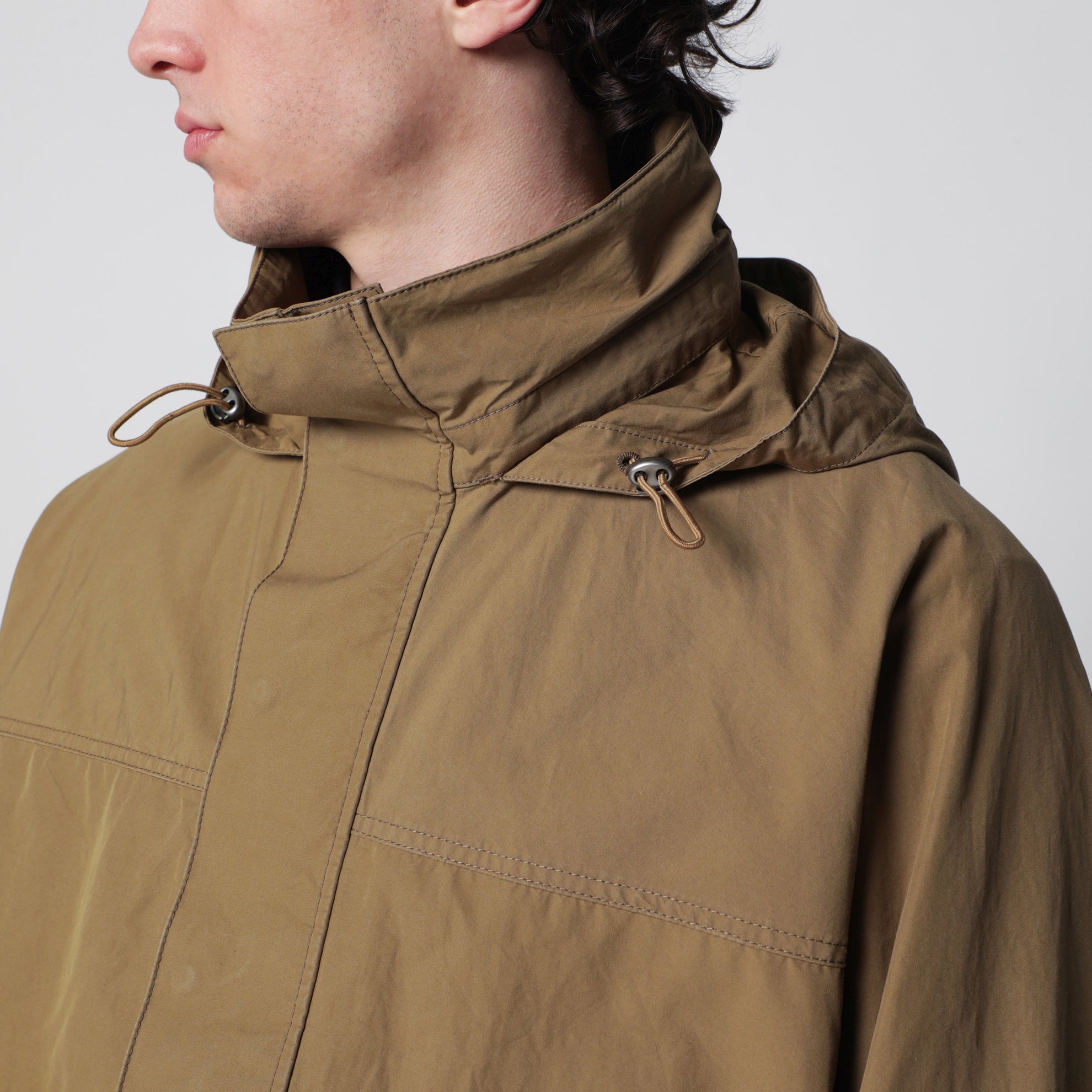 Short hooded parka in khaki cotton