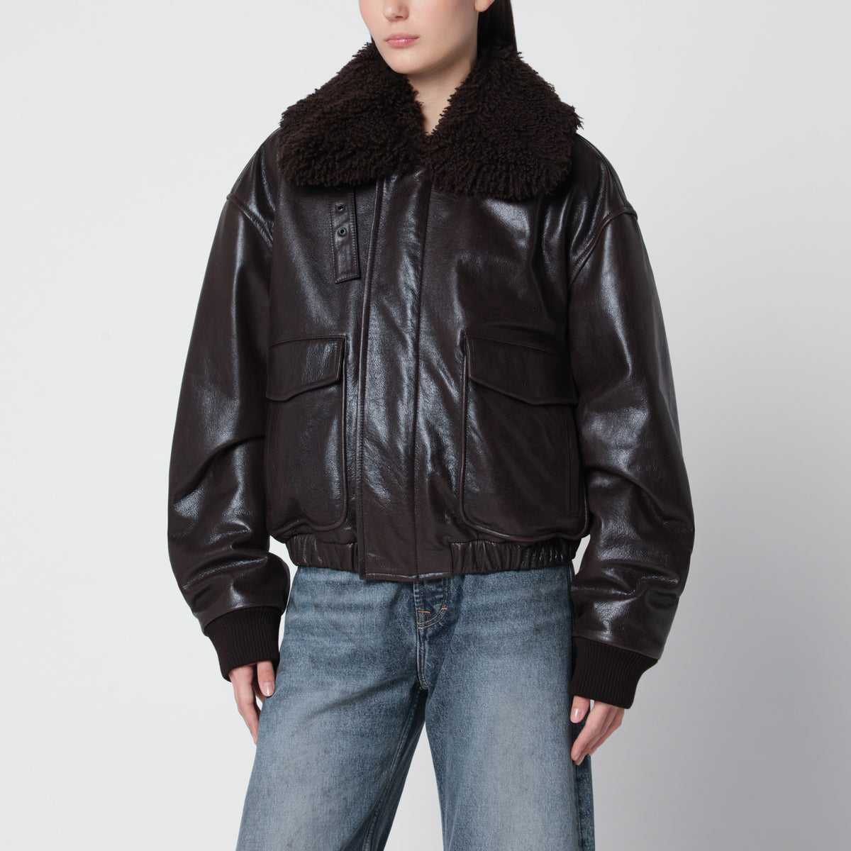Blouson Pilot couleur ébène en cuir bovin brillant