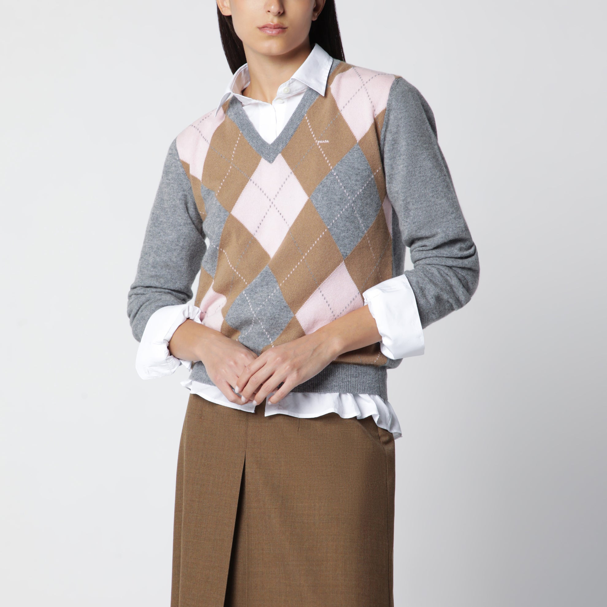Grauer Kaschmirpullover mit Argyle-Muster