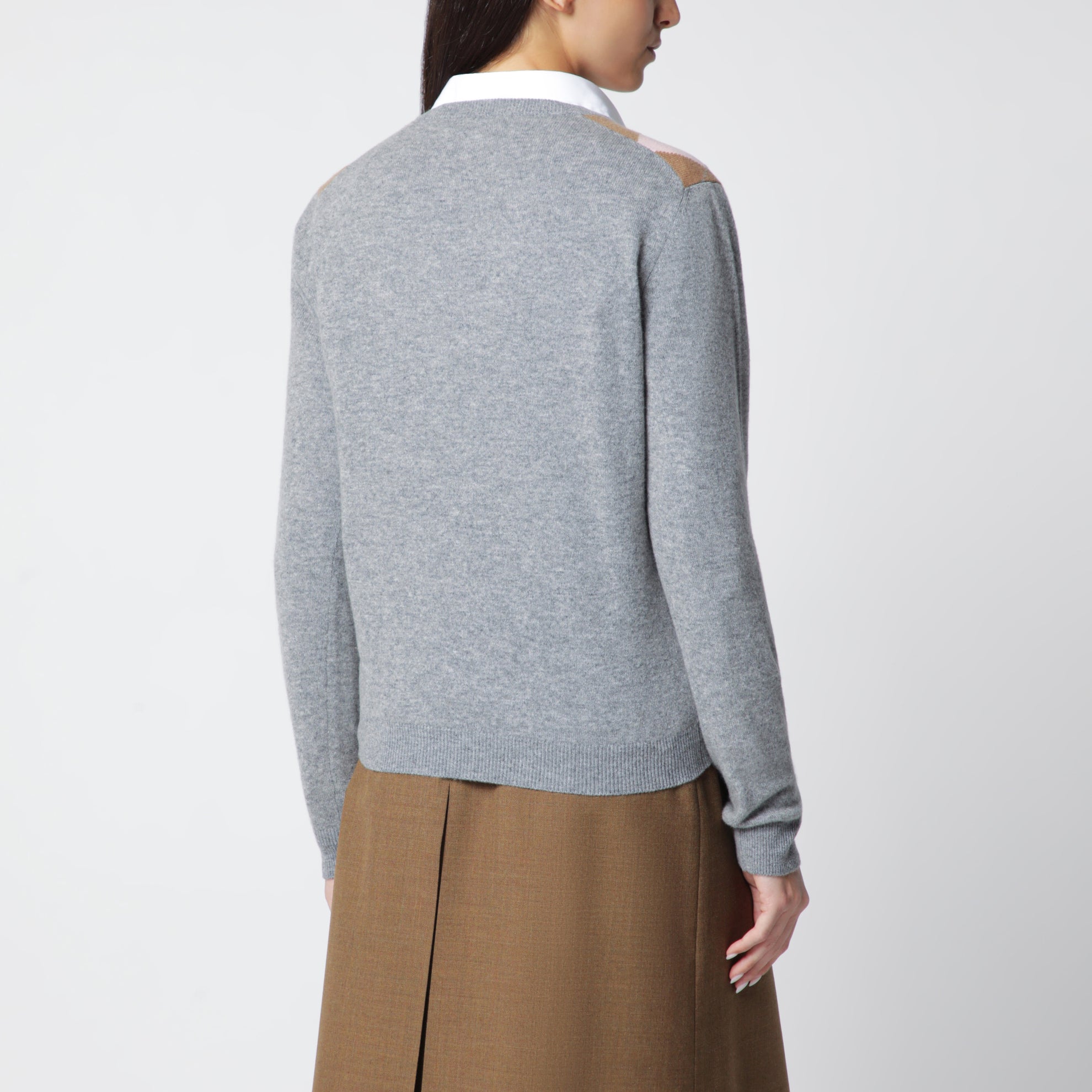 Grauer Kaschmirpullover mit Argyle-Muster