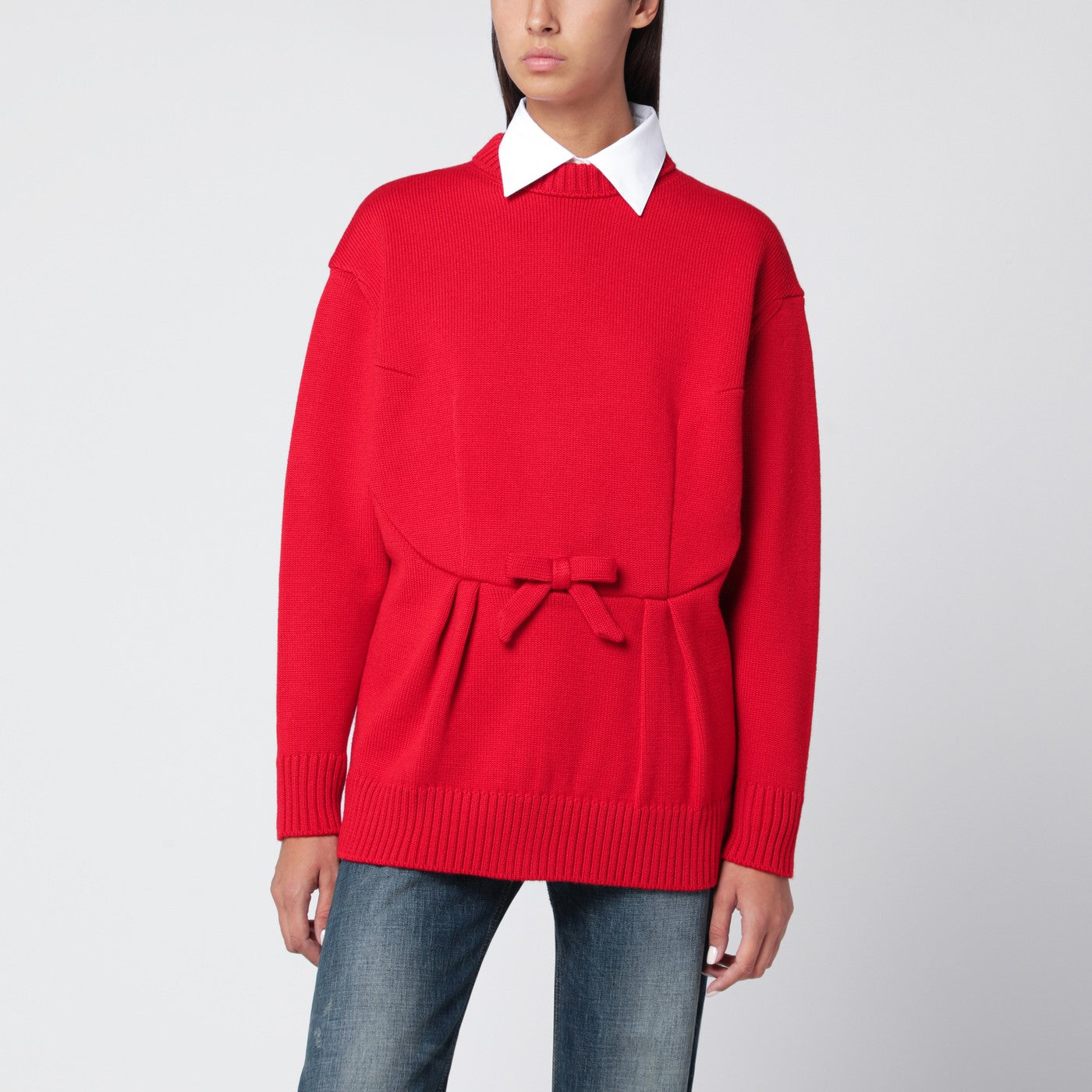 Maglione rosso in lana con fiocco