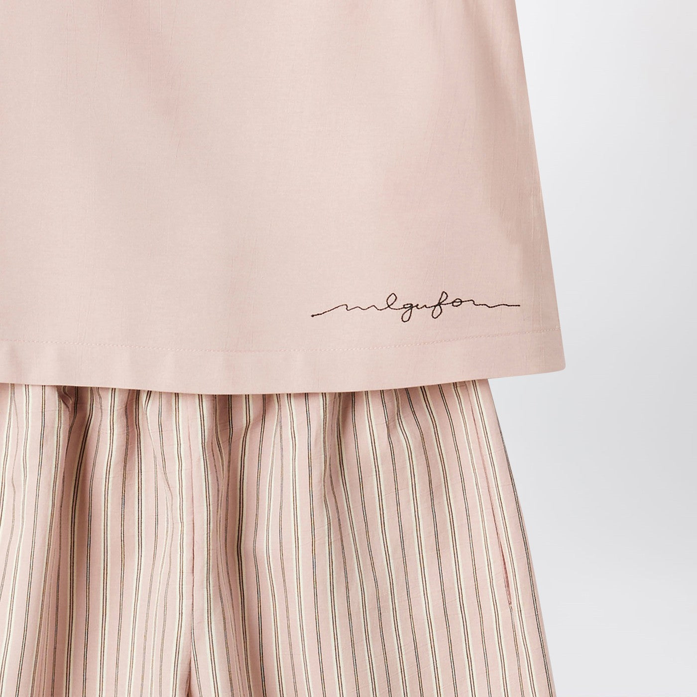 Completo rosa cipria a righe