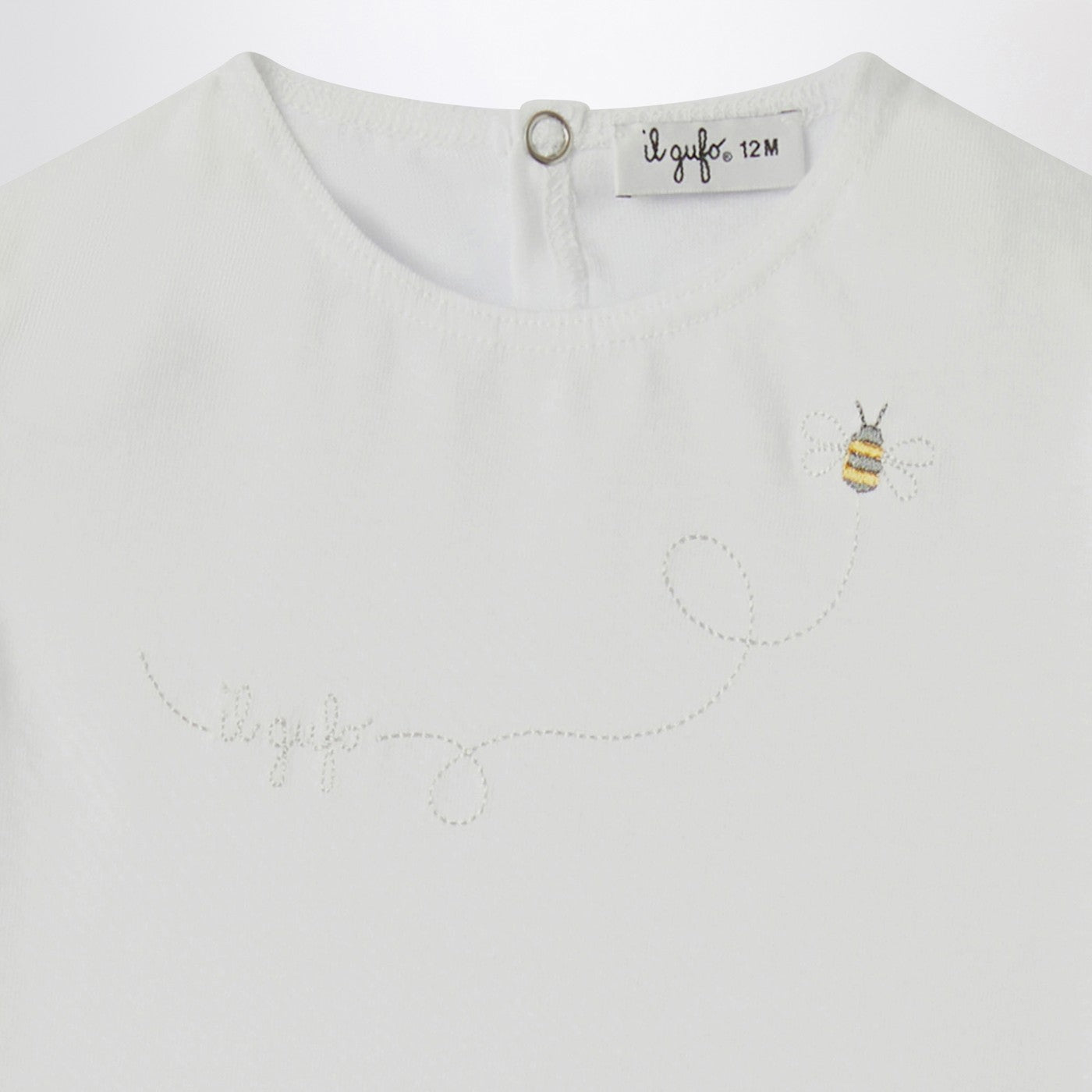 Weißes T-Shirt mit Rüschenärmeln