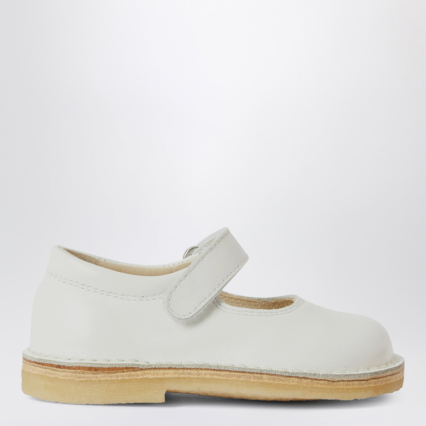 White leather sandal with strap