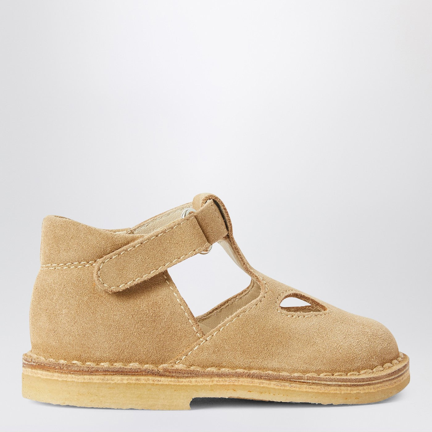 High beige sandal with eyelets in nubuck