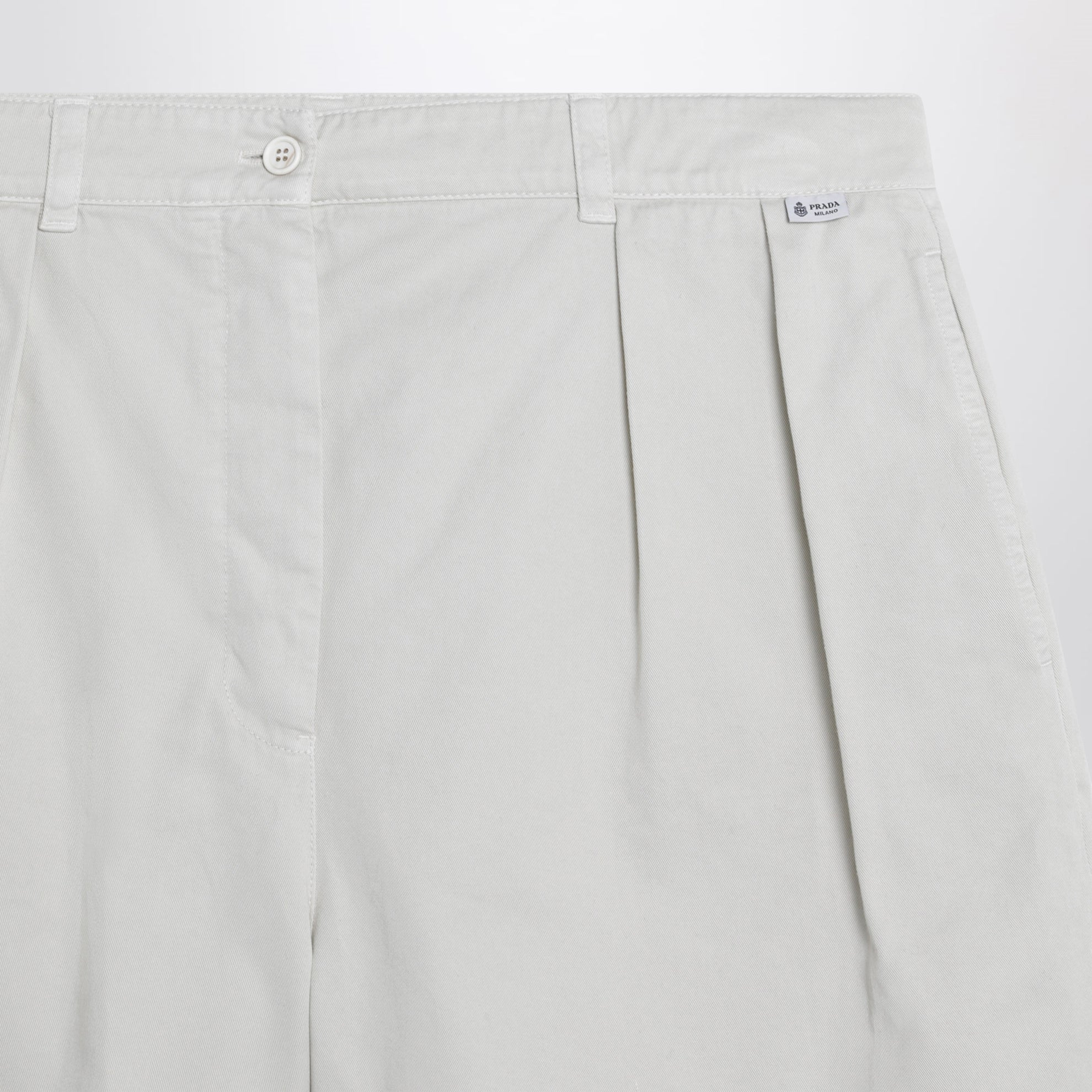 Bermuda color naturale in gabardine