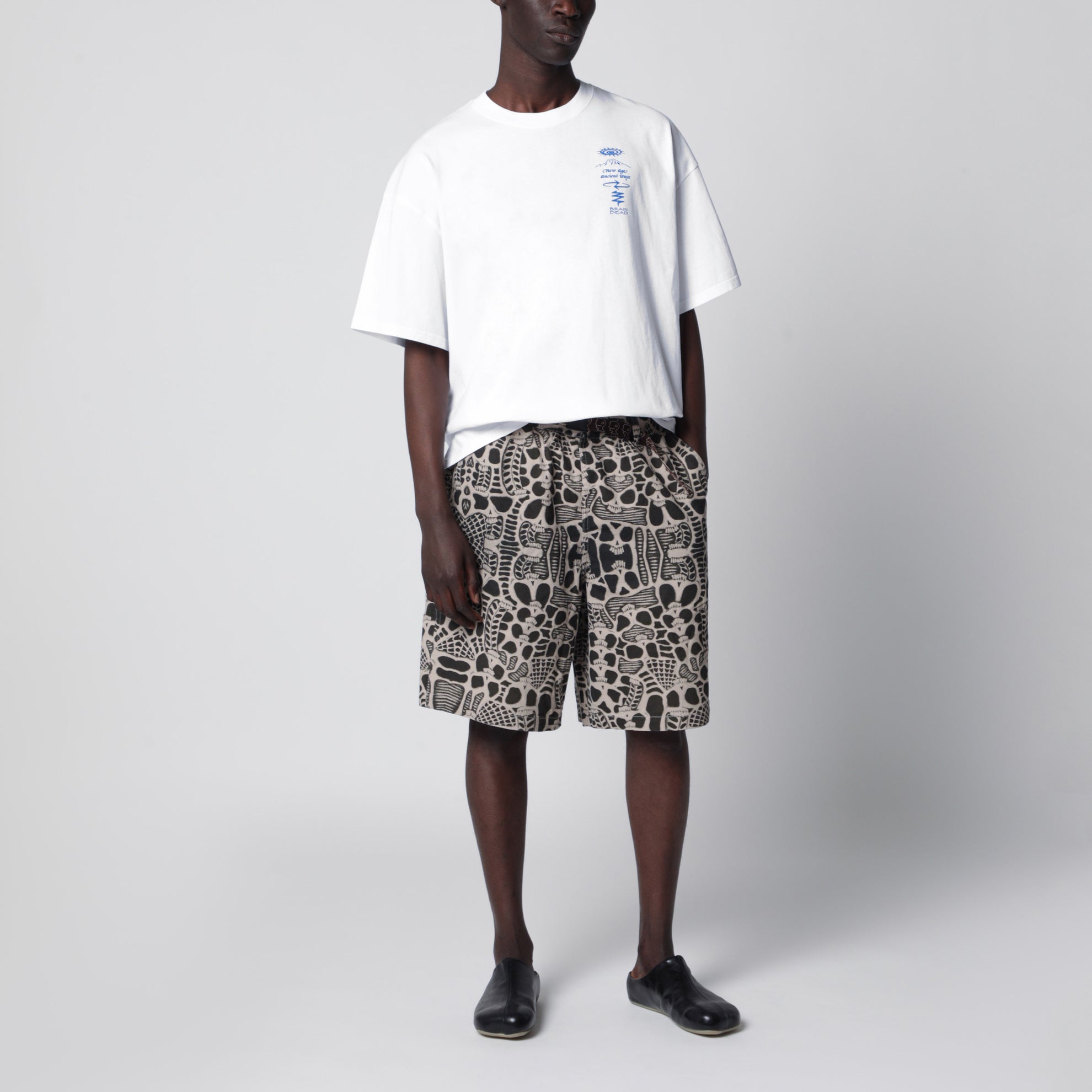 White T-shirt with logo prints
