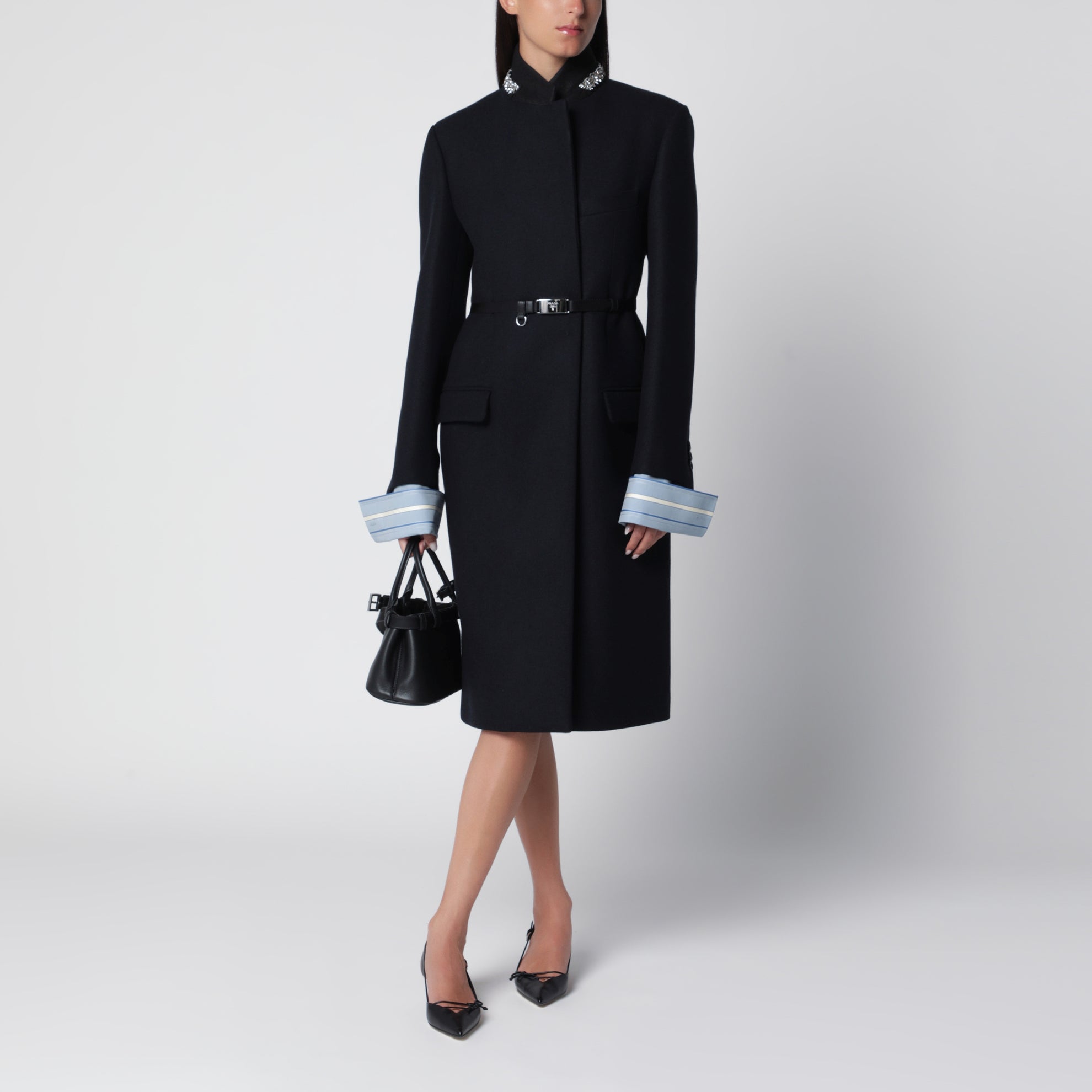 Manteau bleu en laine avec ceinture