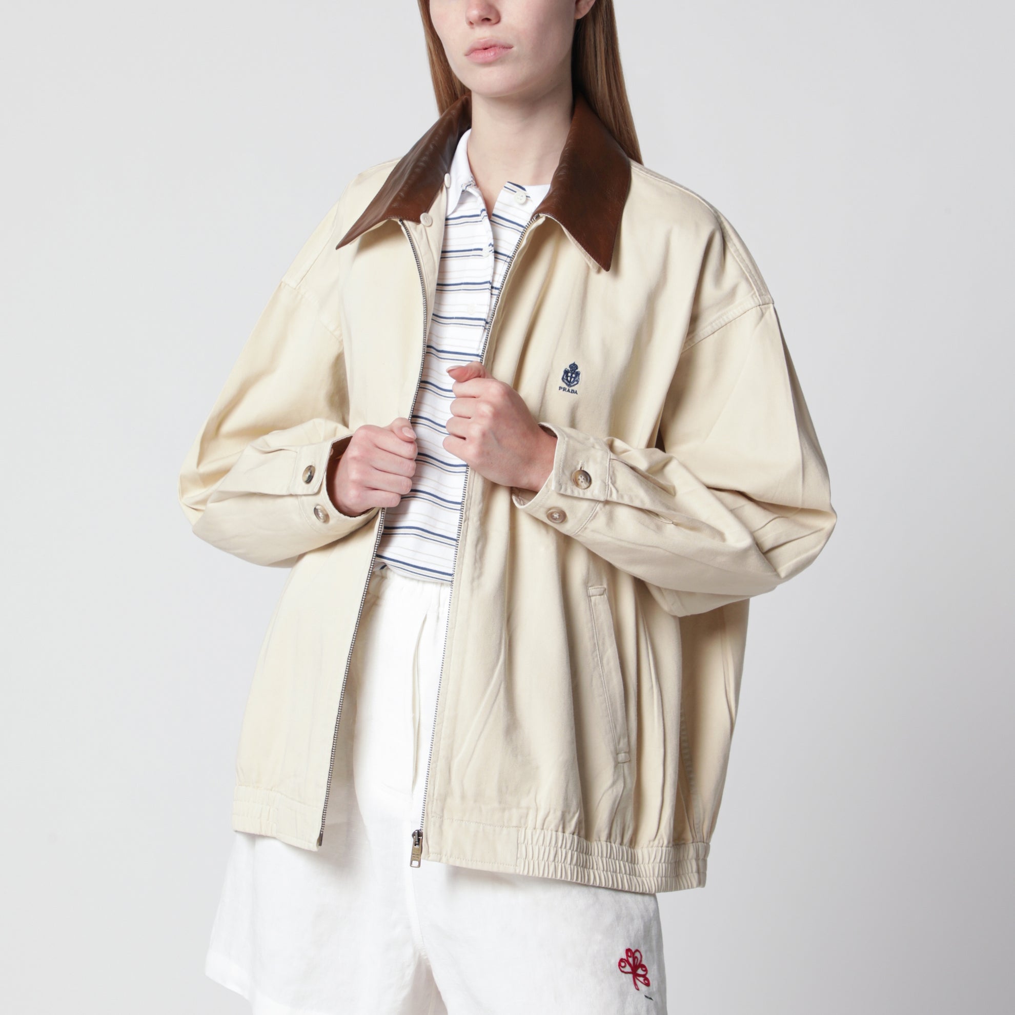 Blouson aus stückgefärbter Old-Gabardine mit Stickerei