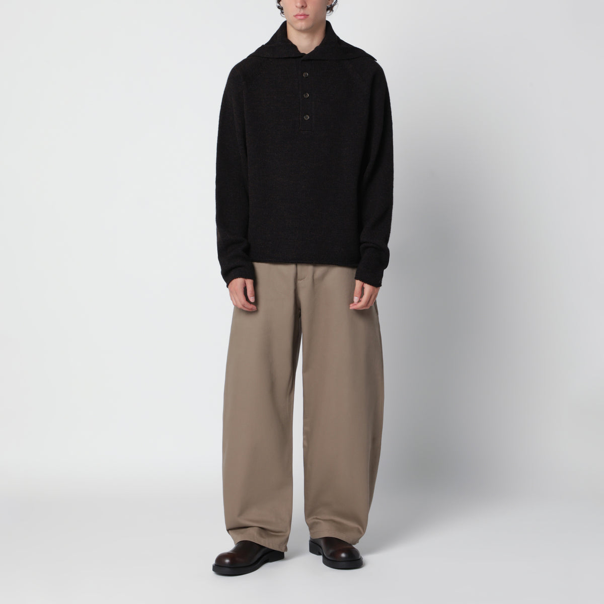 Maglione marrone scuro in lana