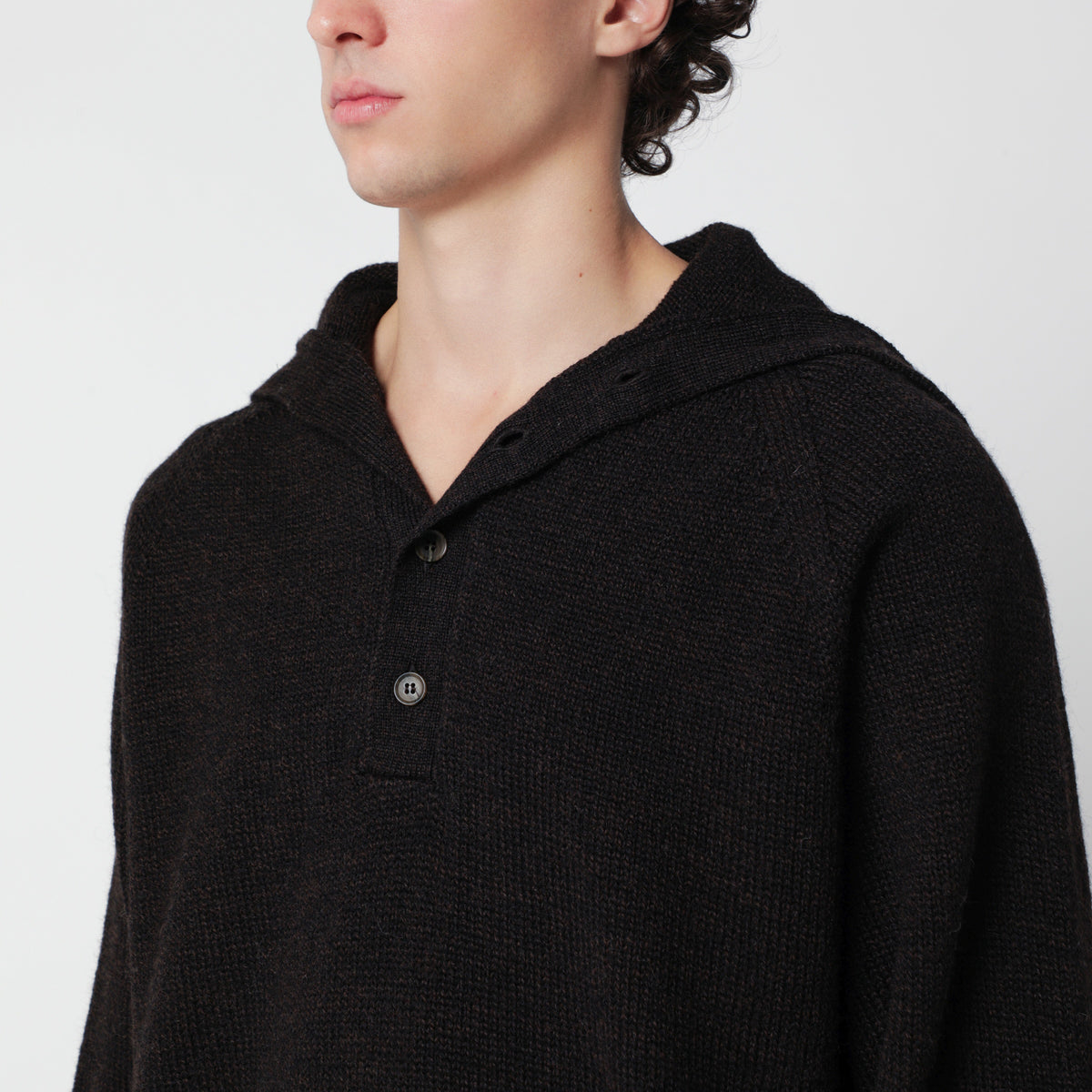 Maglione marrone scuro in lana