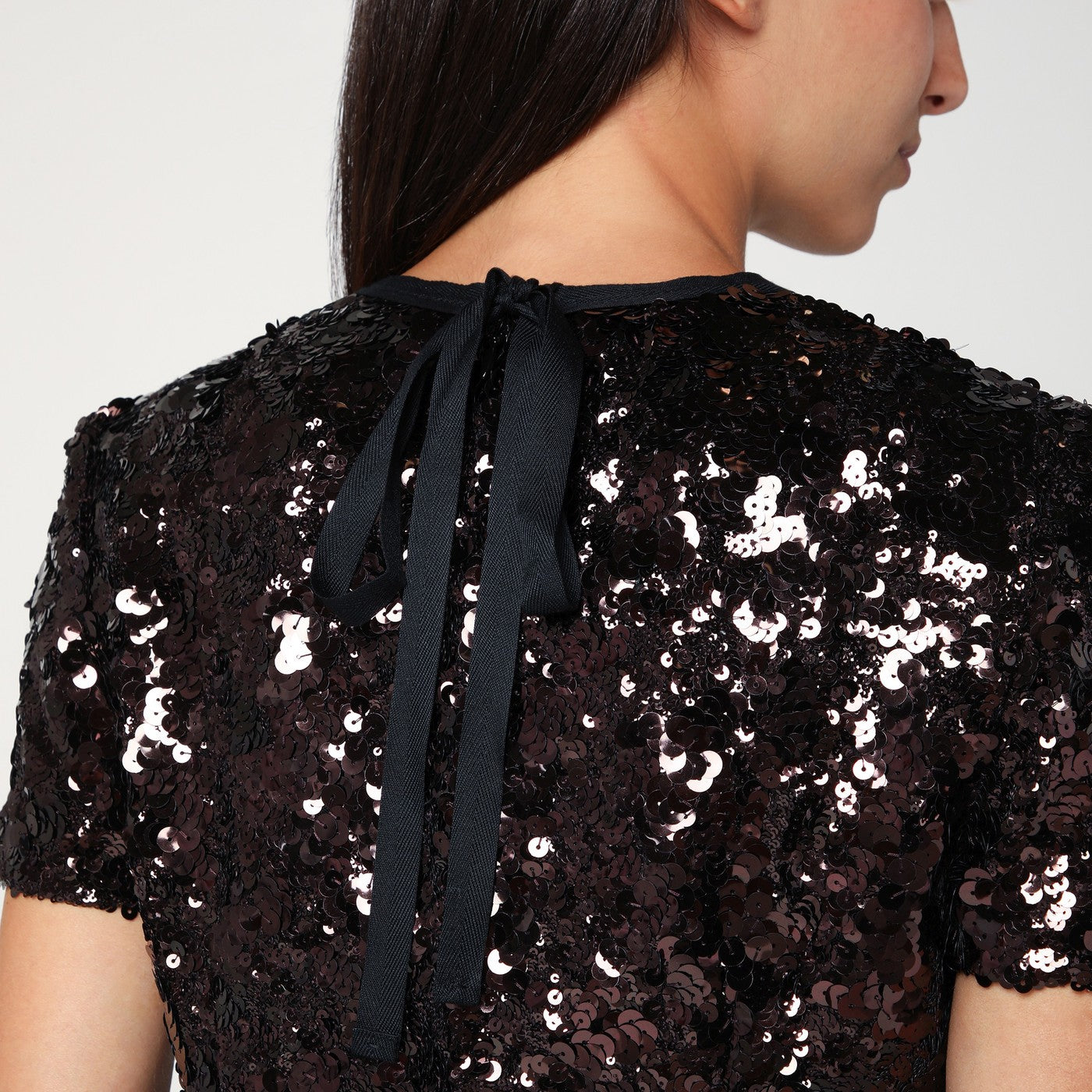 Top con paillettes color prugna