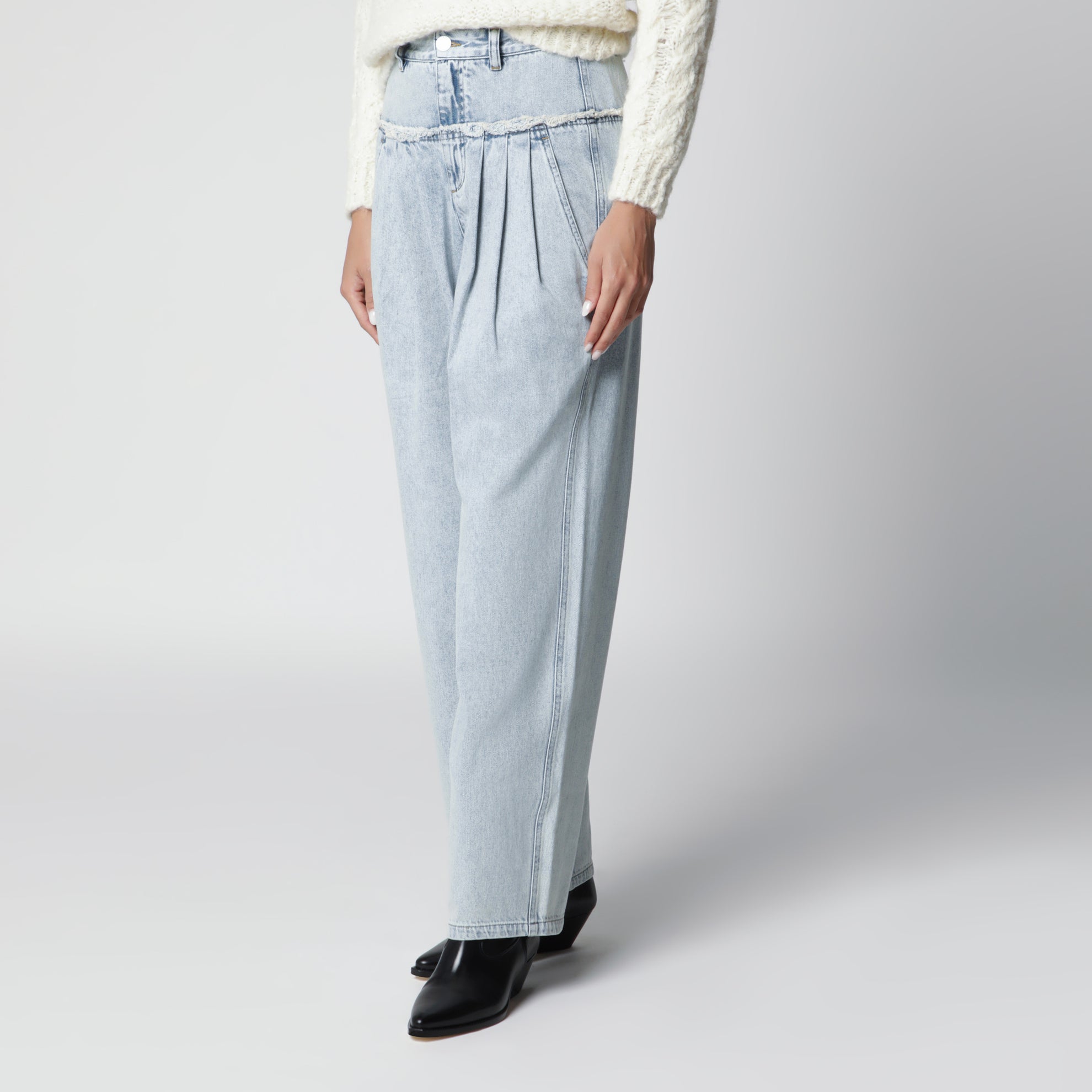 Iniza pleated jeans in light blue denim