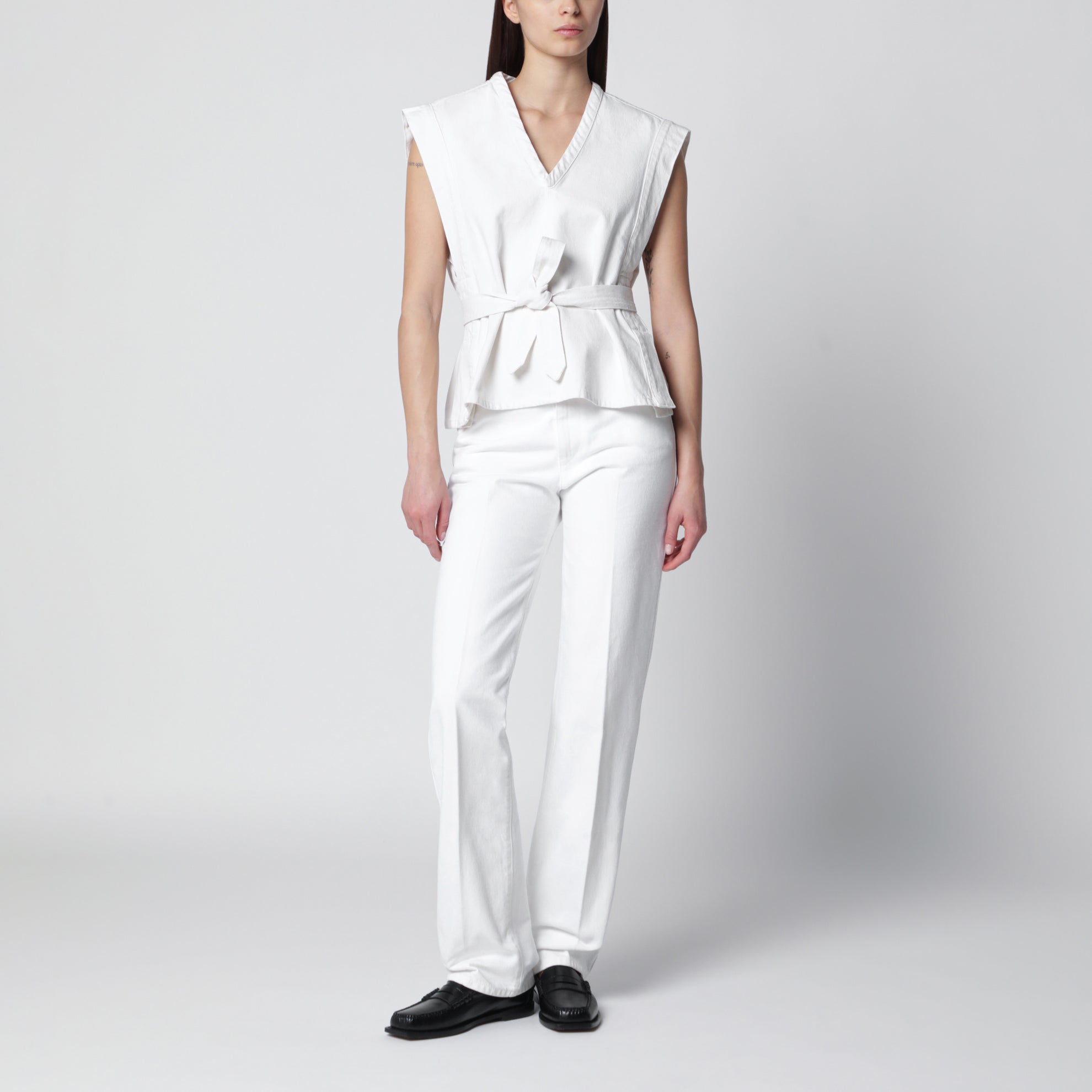 Jeans a vita alta con cintura in denim bianco
