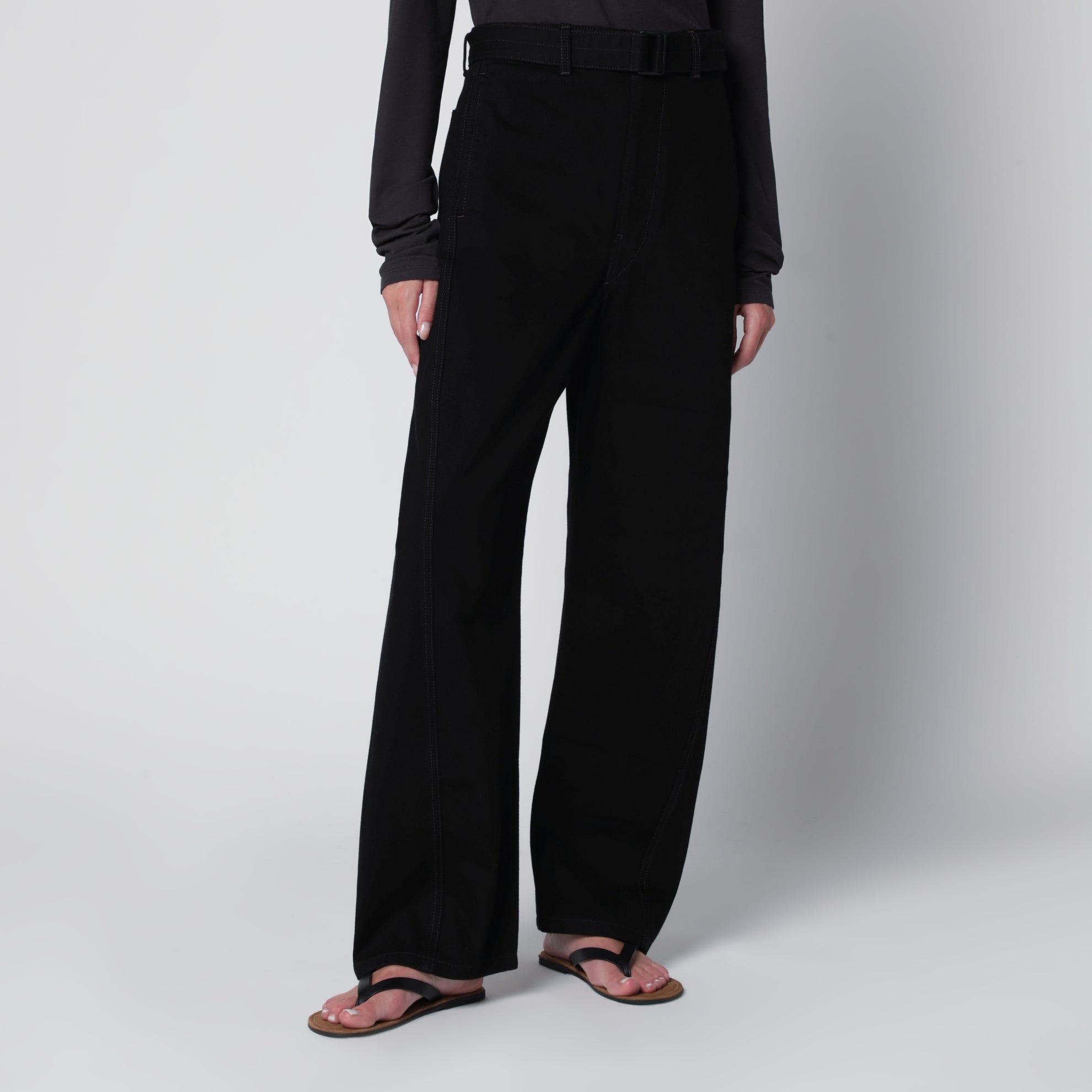 Schwarze Baumwollhose mit Gürtel