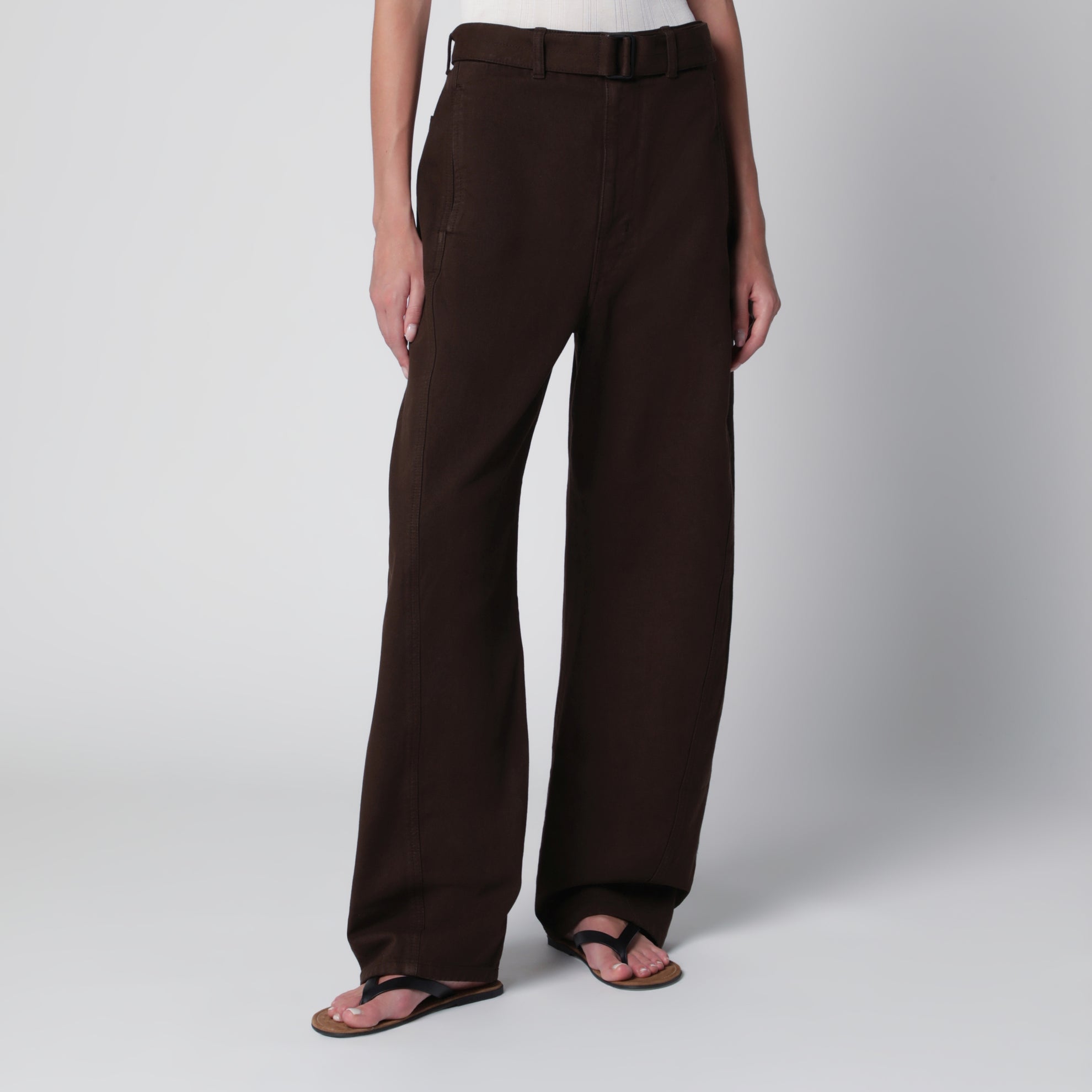 Braune Baumwollhose mit Gürtel
