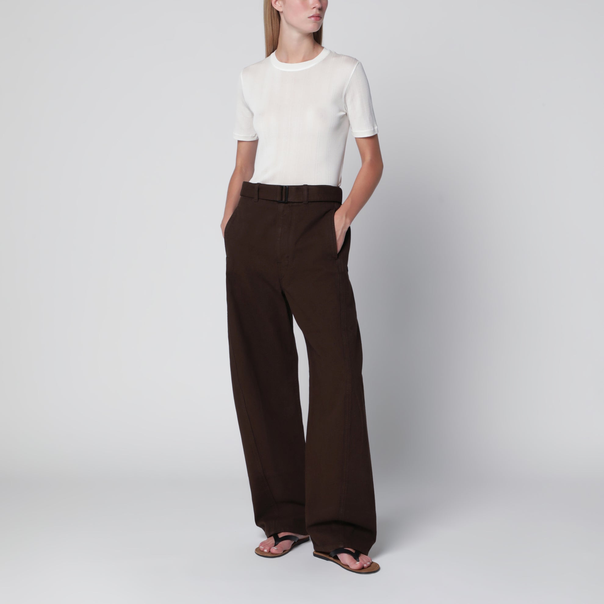 Braune Baumwollhose mit Gürtel