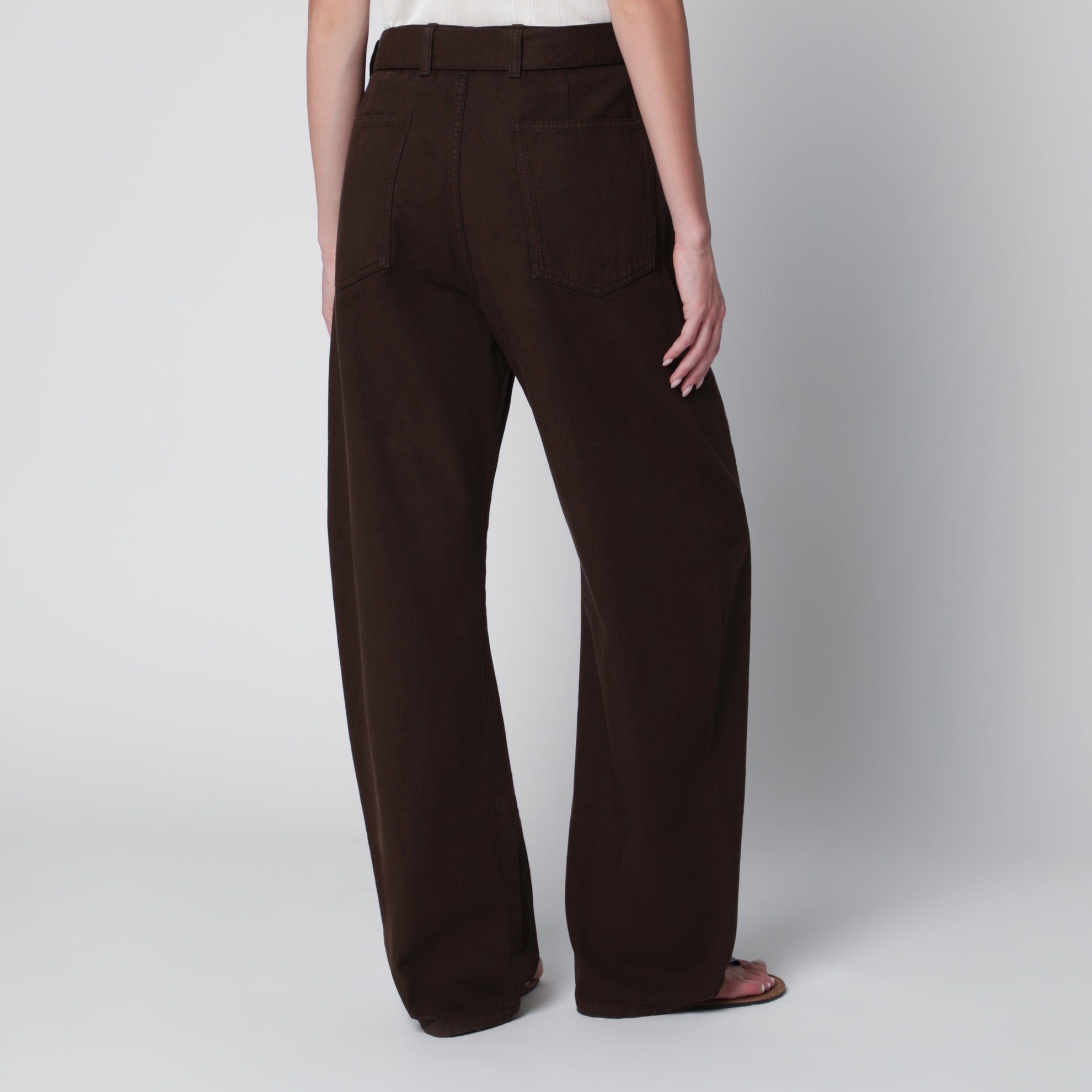 Braune Baumwollhose mit Gürtel
