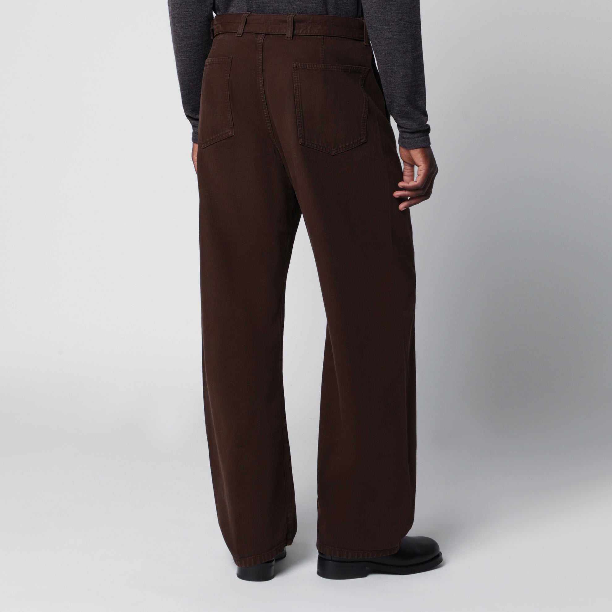 Braune Baumwollhose mit Gürtel